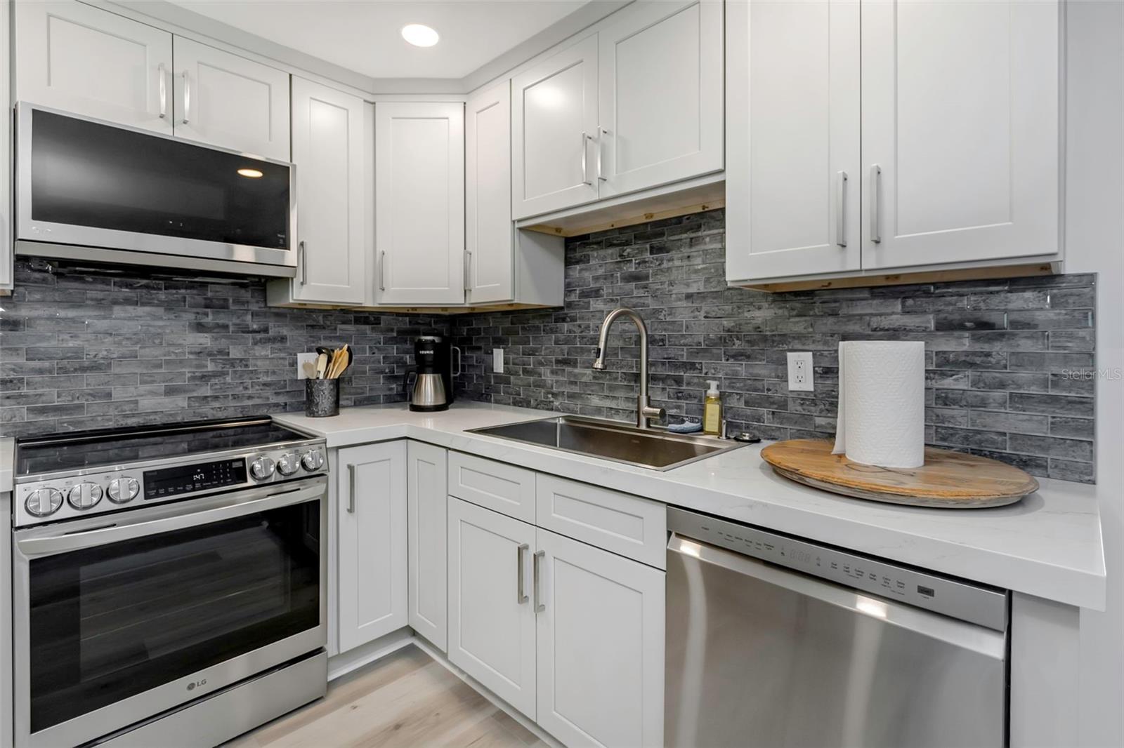 Image 18 of 59 For 2630 St Josephs Drive W