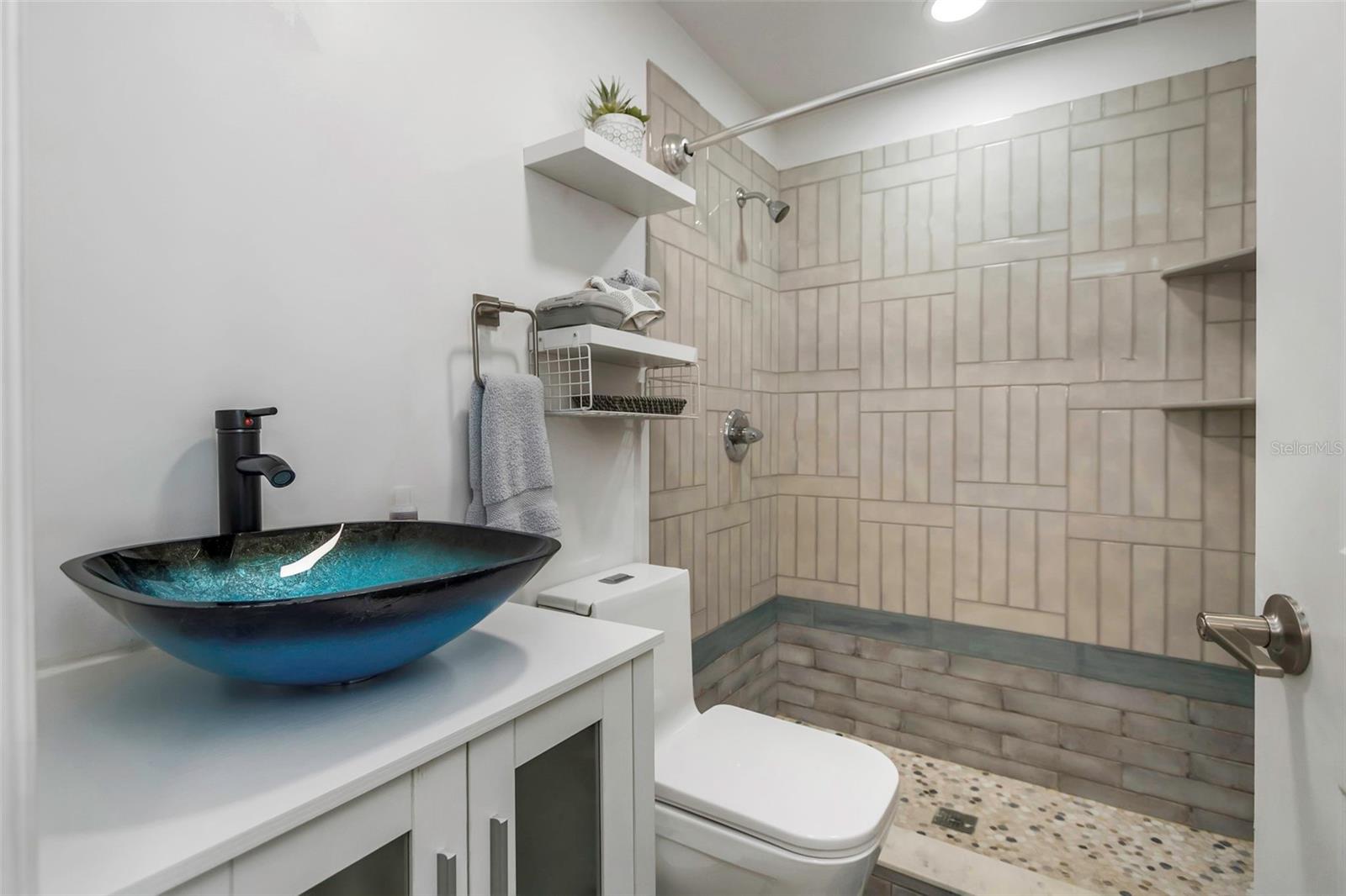 Image 31 of 59 For 2630 St Josephs Drive W