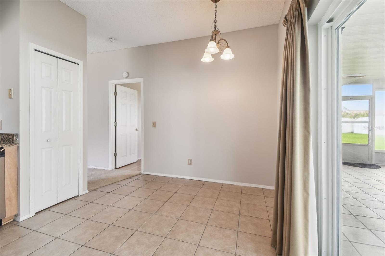 Image 16 of 39 For 501 Royal Ridge Street