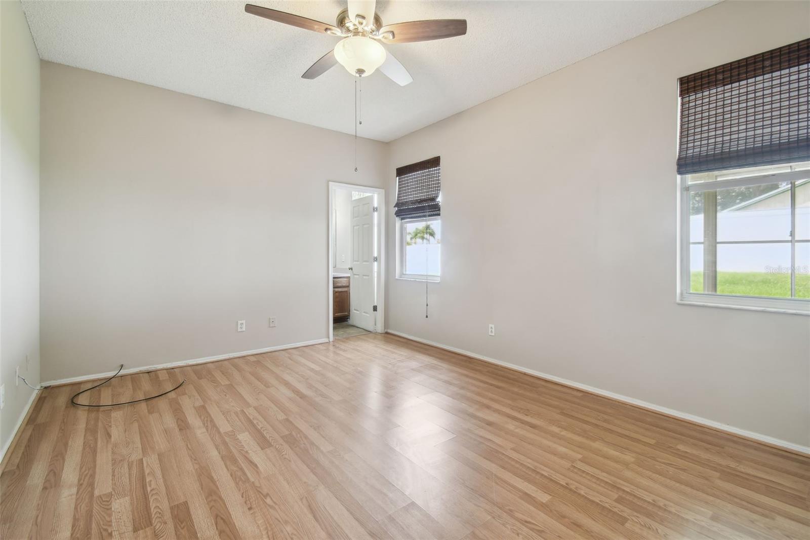 Image 17 of 39 For 501 Royal Ridge Street