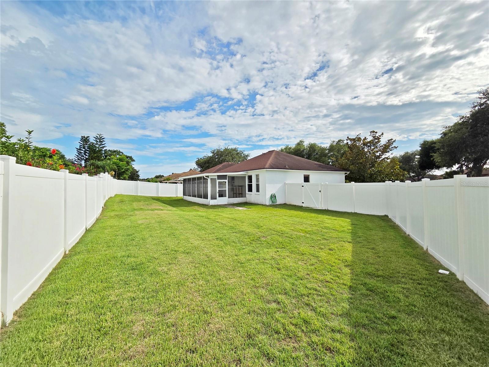 Image 30 of 39 For 501 Royal Ridge Street
