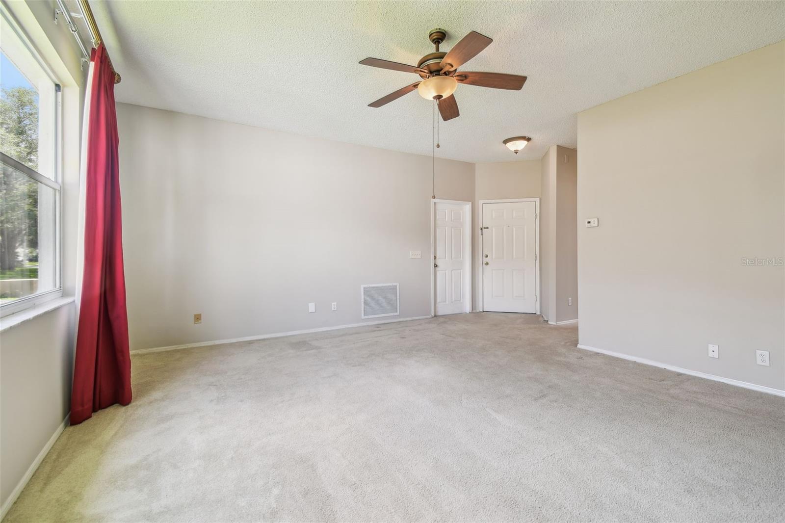 Image 6 of 39 For 501 Royal Ridge Street