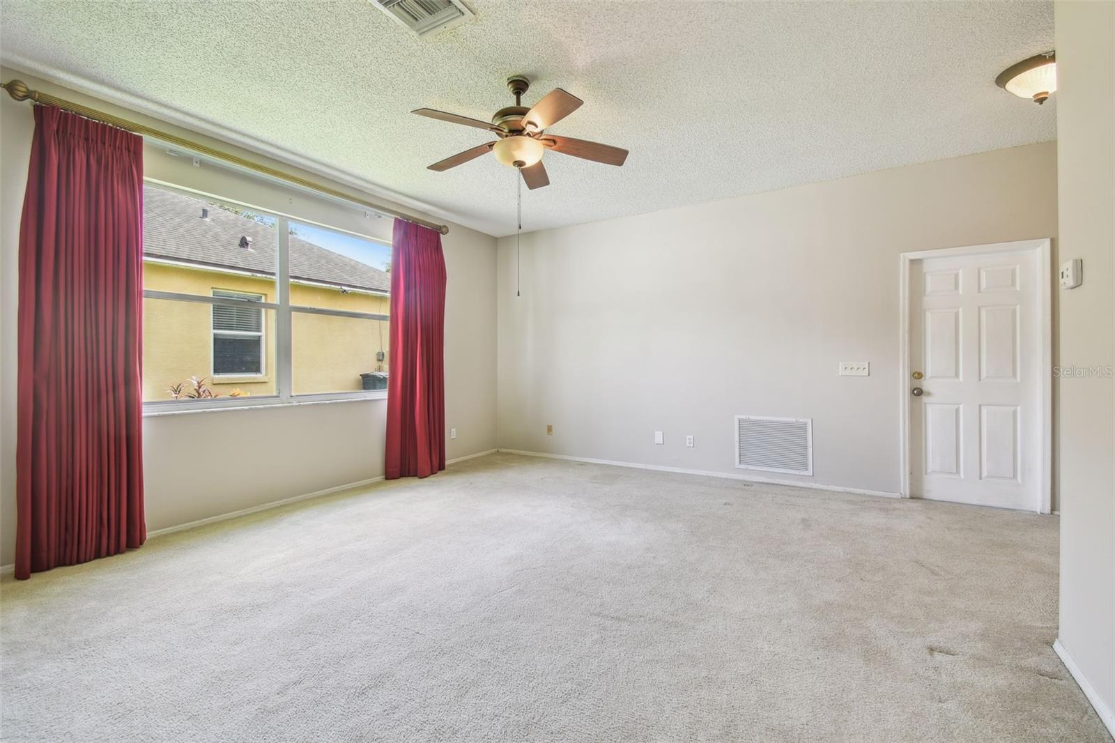 Image 7 of 39 For 501 Royal Ridge Street