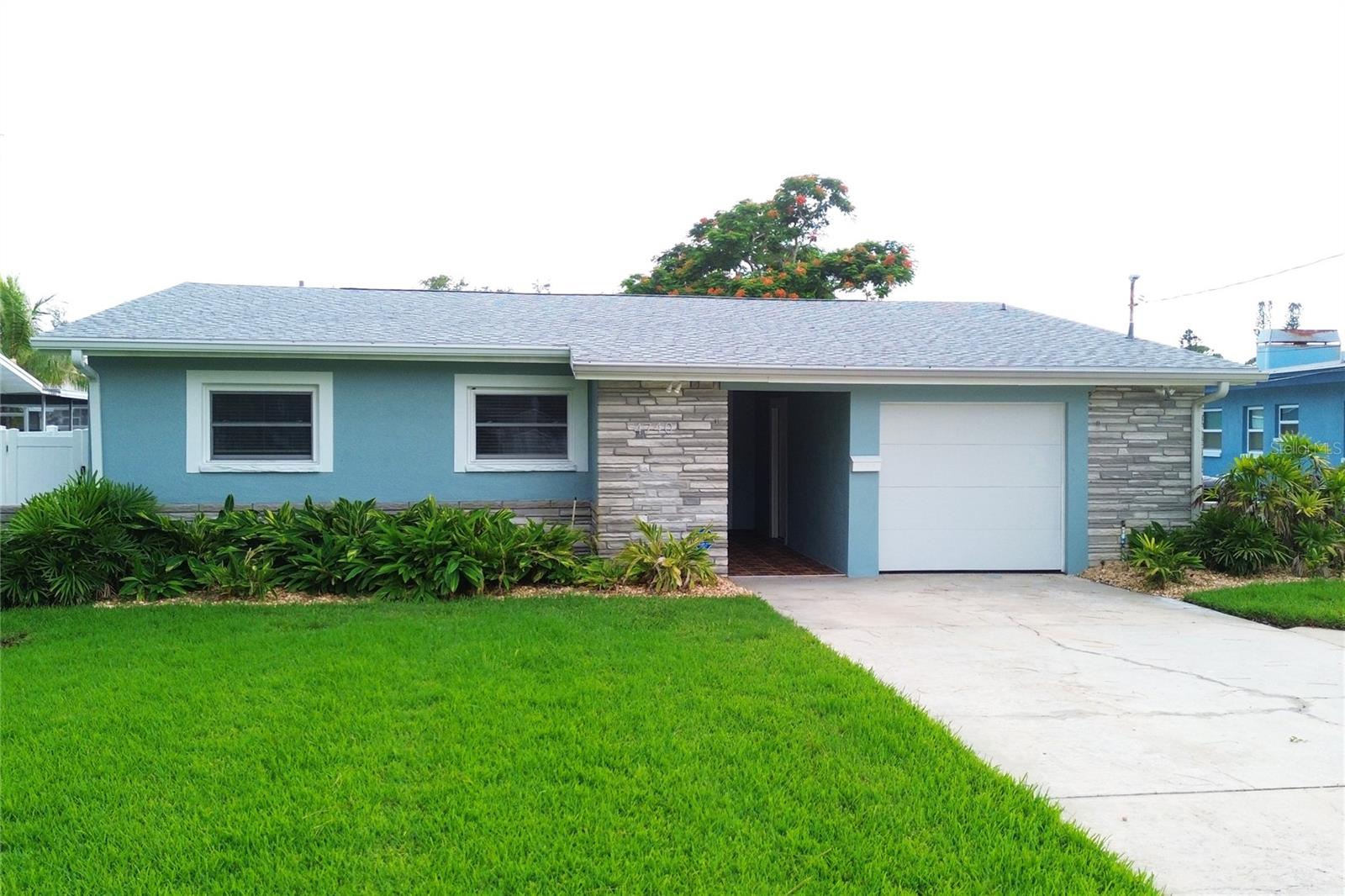 Details for 4740 Venetian Boulevard Ne, ST PETERSBURG, FL 33703