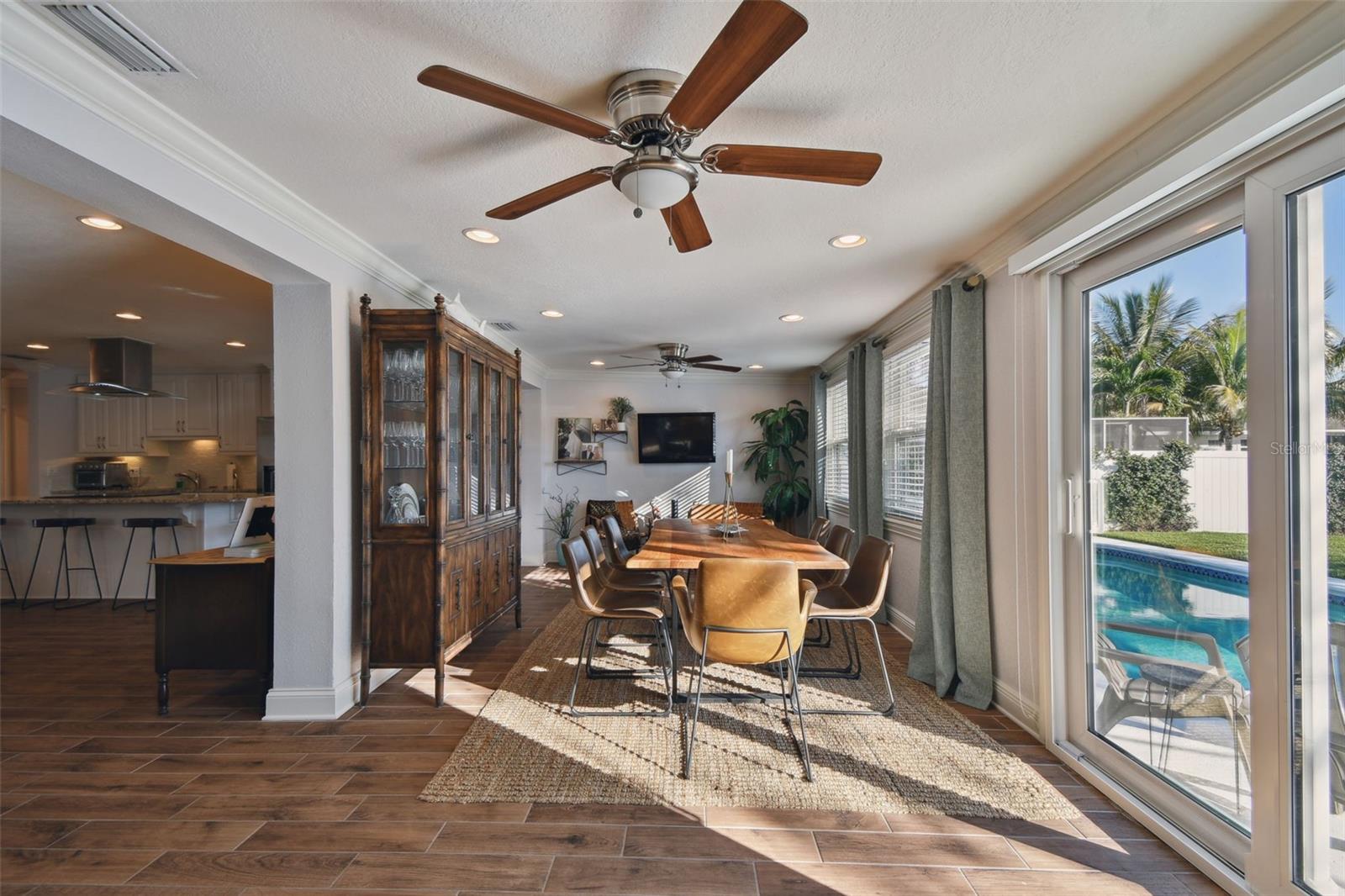 Listing photo id 11 for 4740 Venetian Boulevard Ne