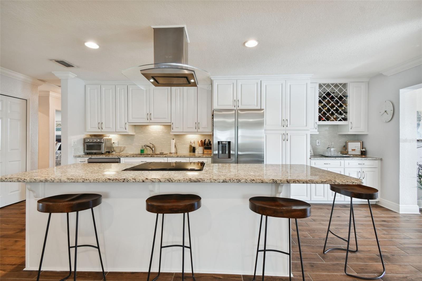 Listing photo id 14 for 4740 Venetian Boulevard Ne