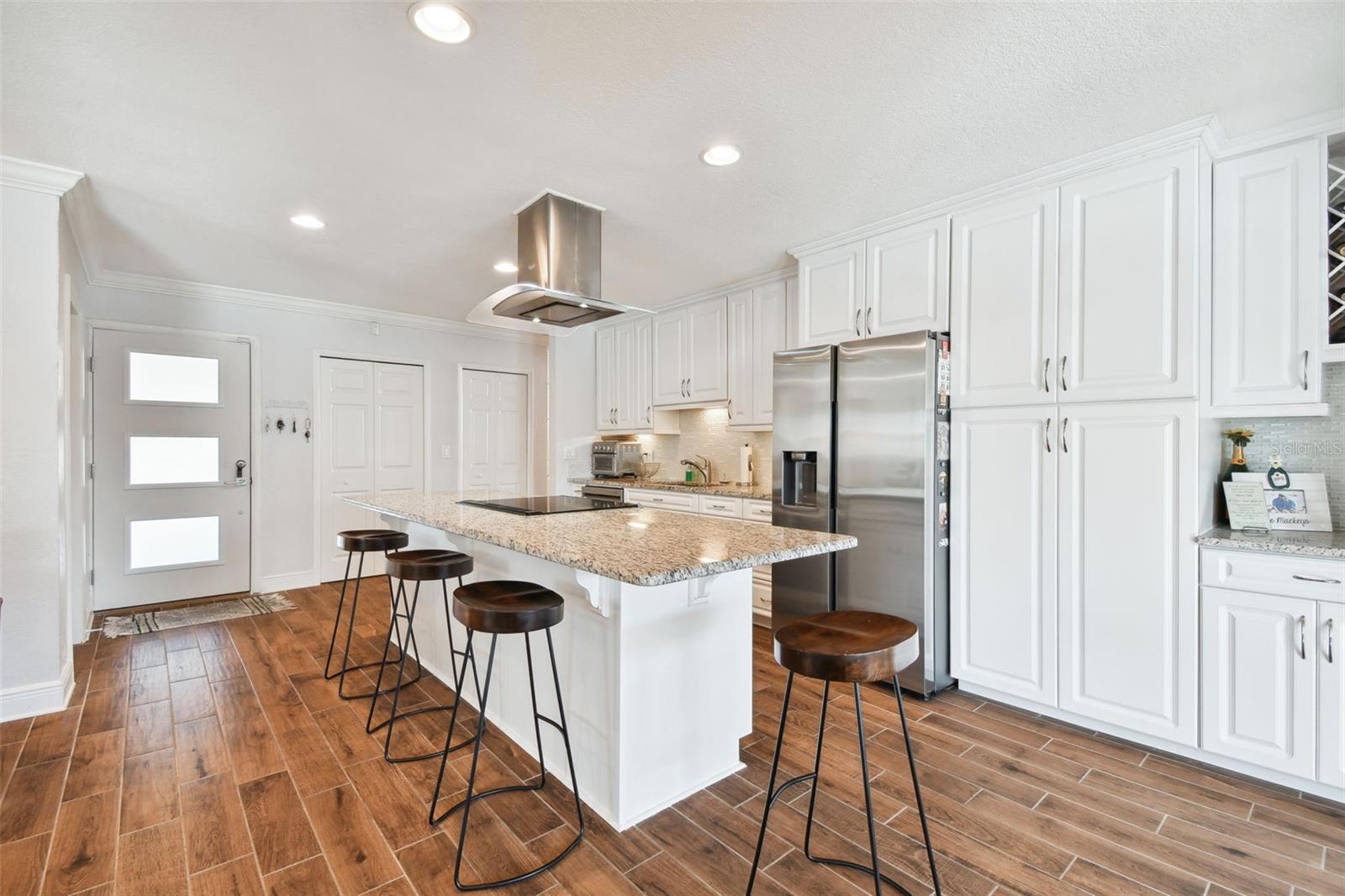 Listing photo id 15 for 4740 Venetian Boulevard Ne