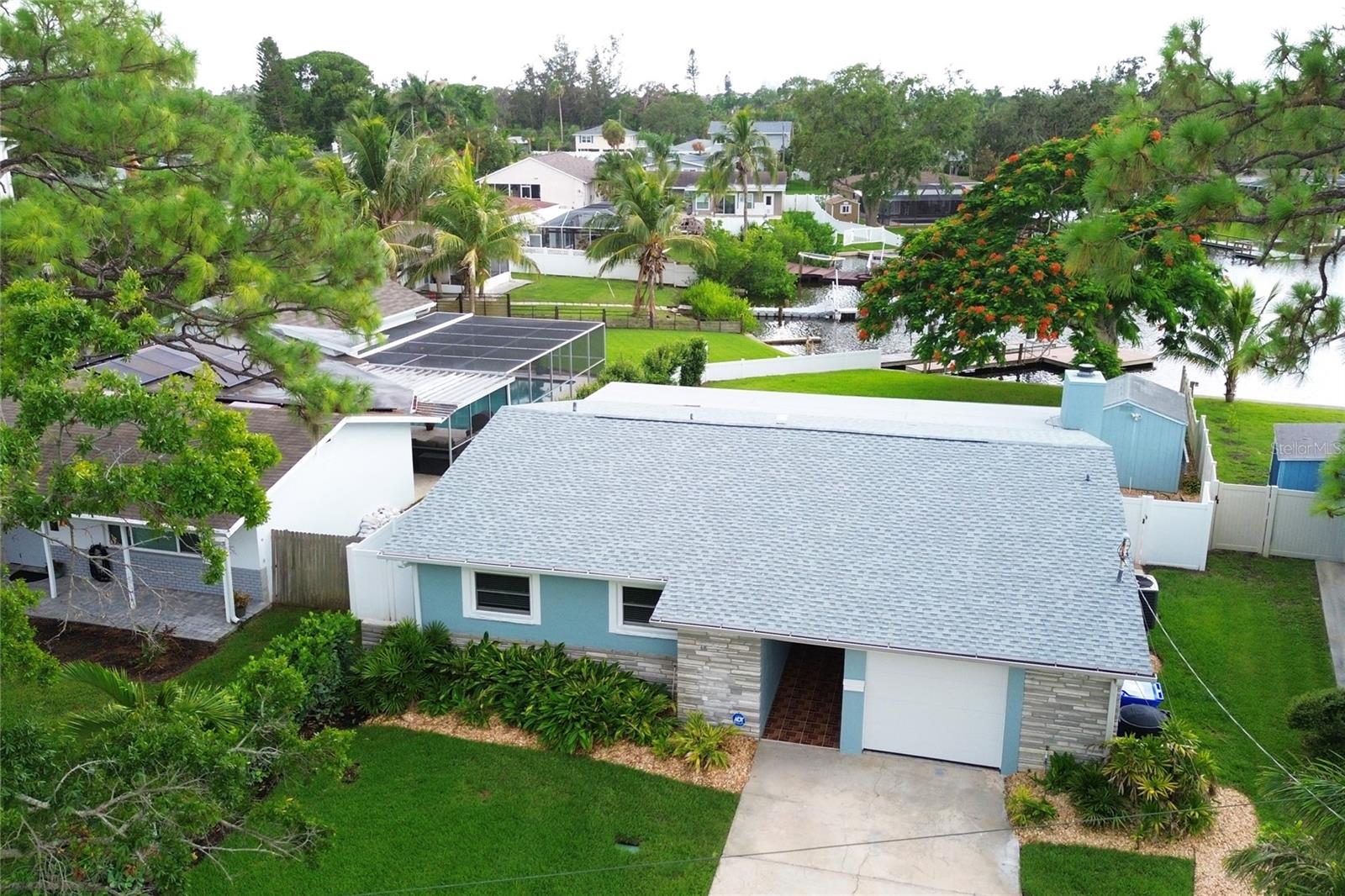 Listing photo id 0 for 4740 Venetian Boulevard Ne
