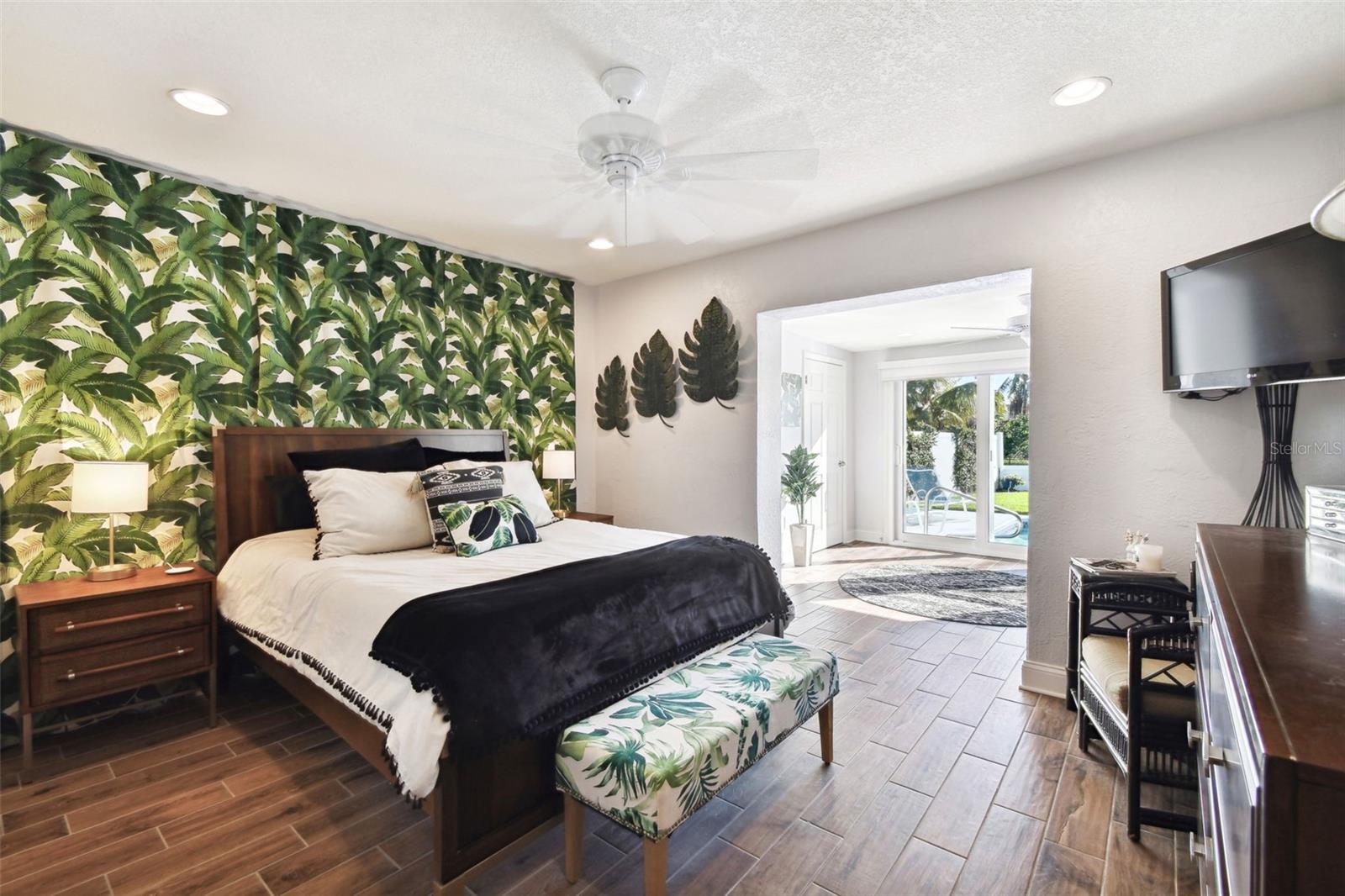 Listing photo id 18 for 4740 Venetian Boulevard Ne