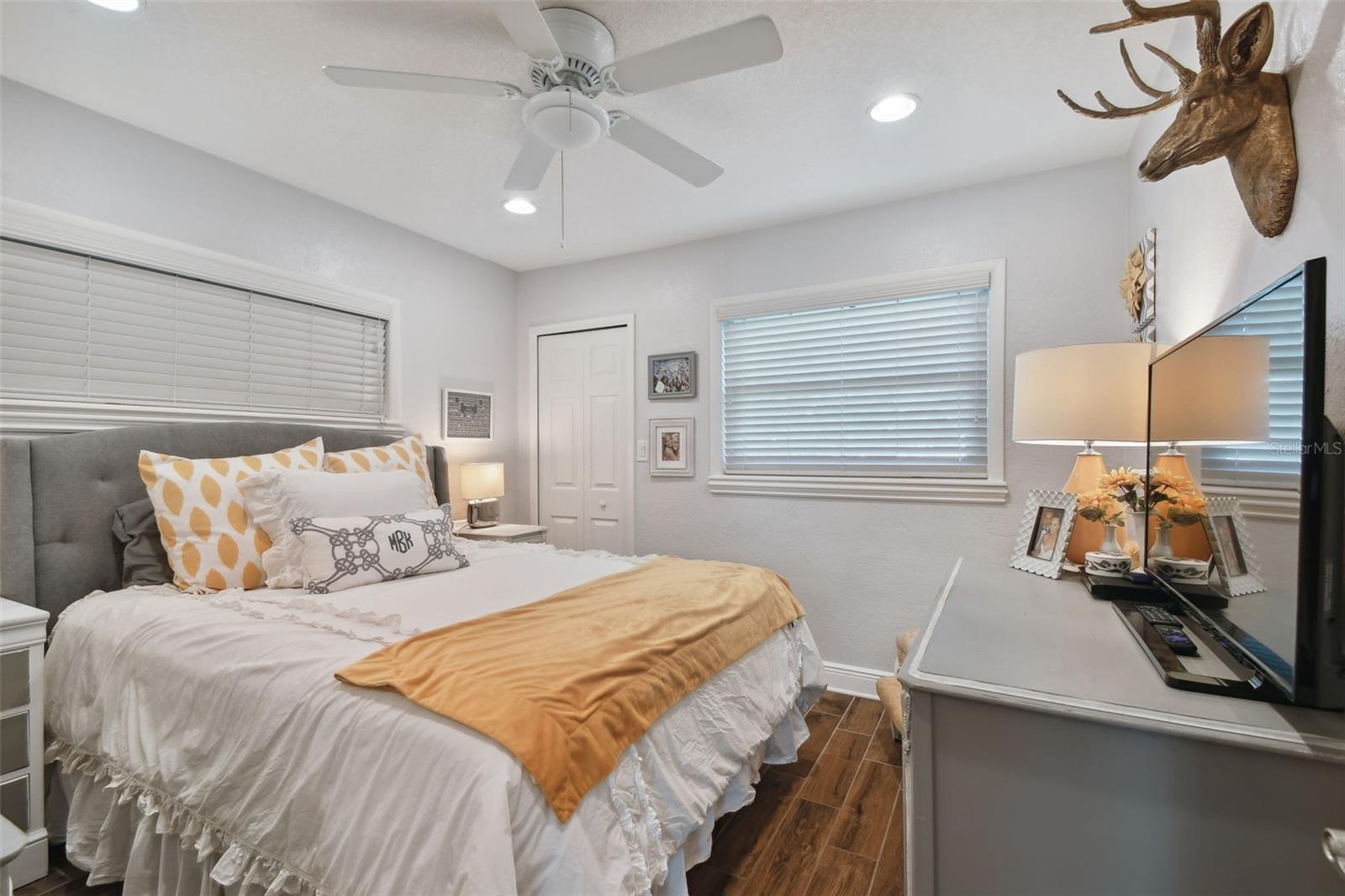 Listing photo id 23 for 4740 Venetian Boulevard Ne