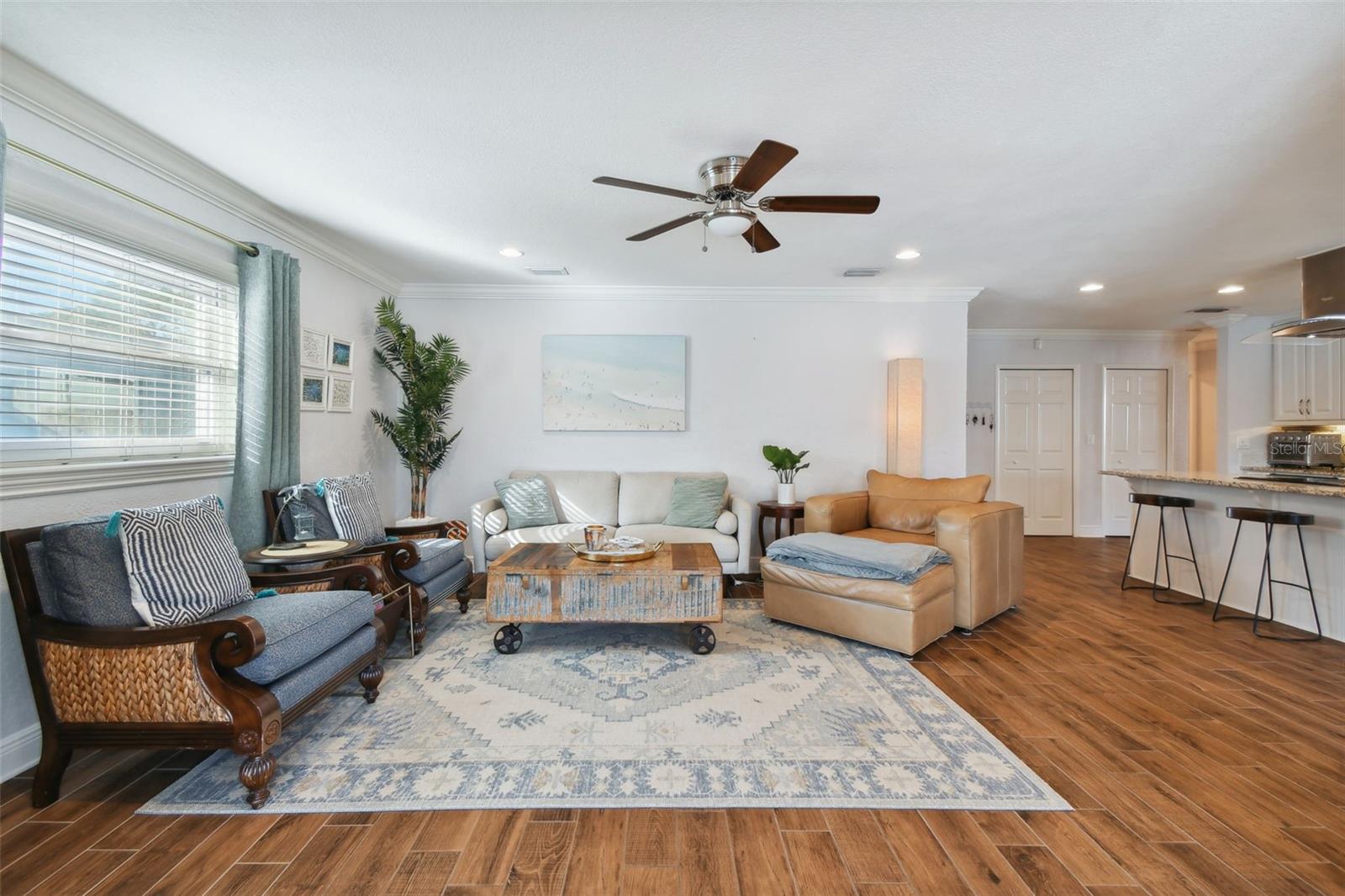 Listing photo id 30 for 4740 Venetian Boulevard Ne