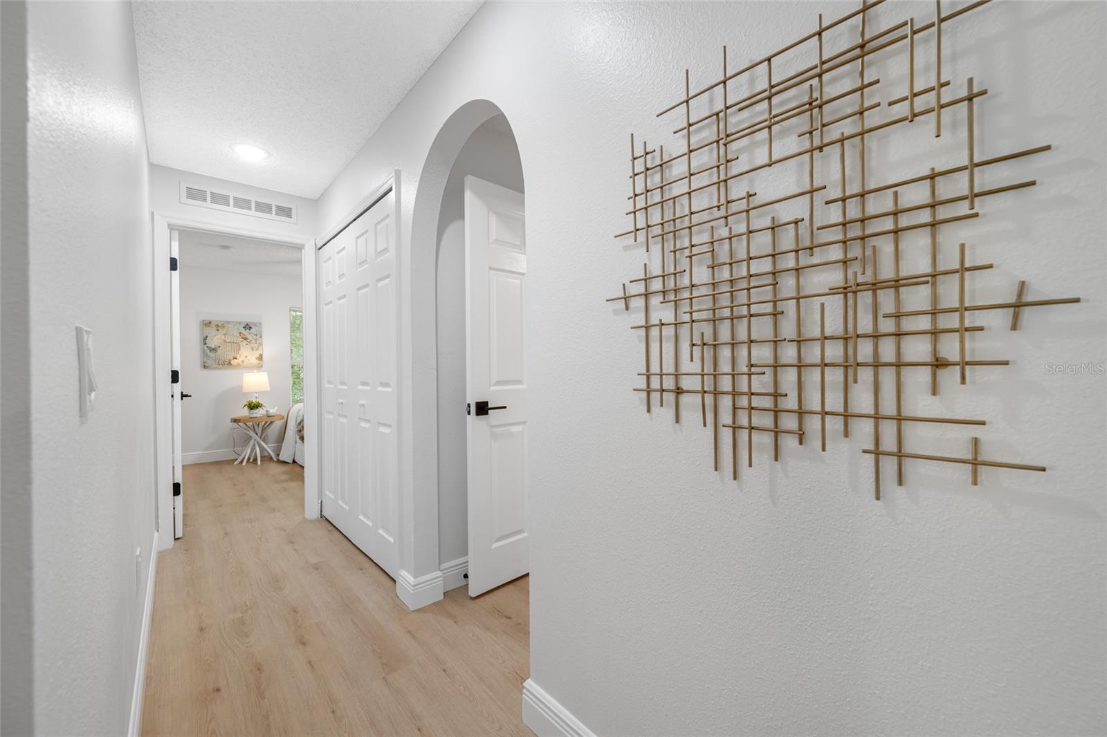 Listing photo id 20 for 2424 Keeport Drive