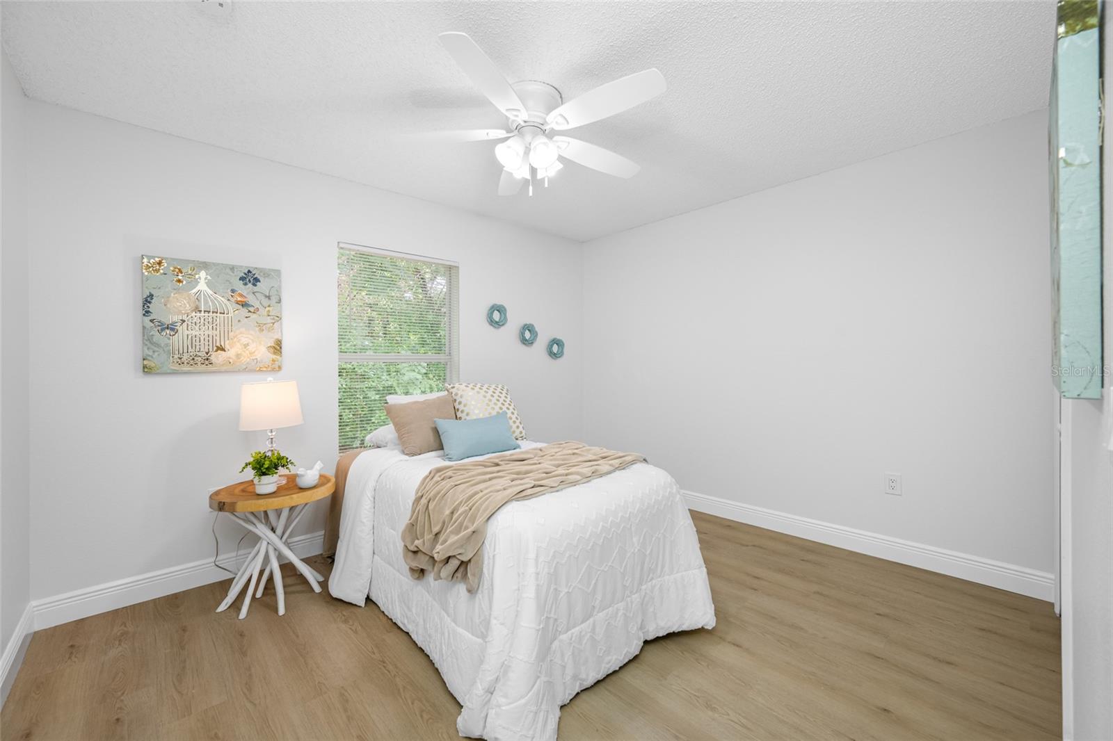 Listing photo id 21 for 2424 Keeport Drive