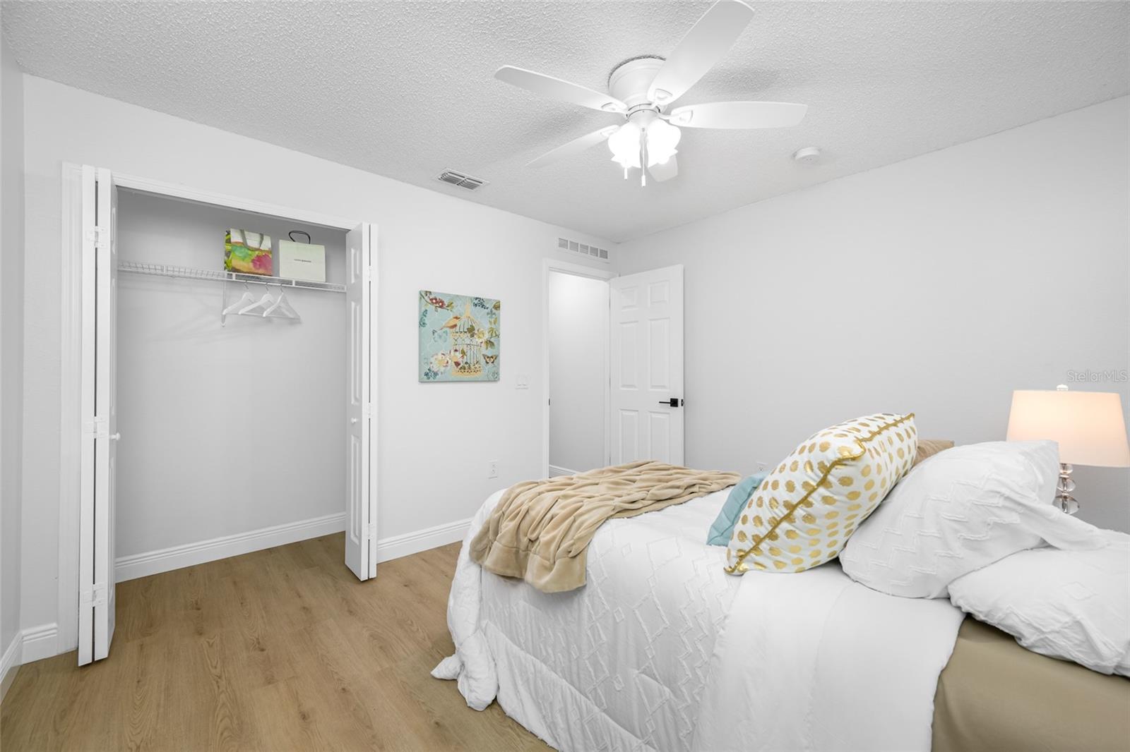 Listing photo id 22 for 2424 Keeport Drive