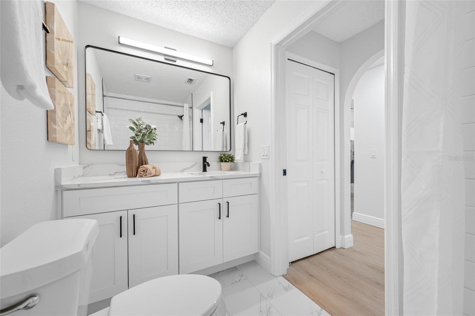 Listing photo id 24 for 2424 Keeport Drive