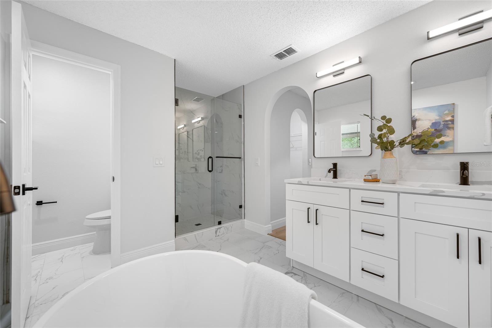 Listing photo id 32 for 2424 Keeport Drive