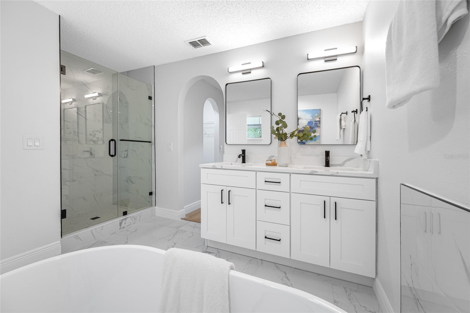 Listing photo id 33 for 2424 Keeport Drive
