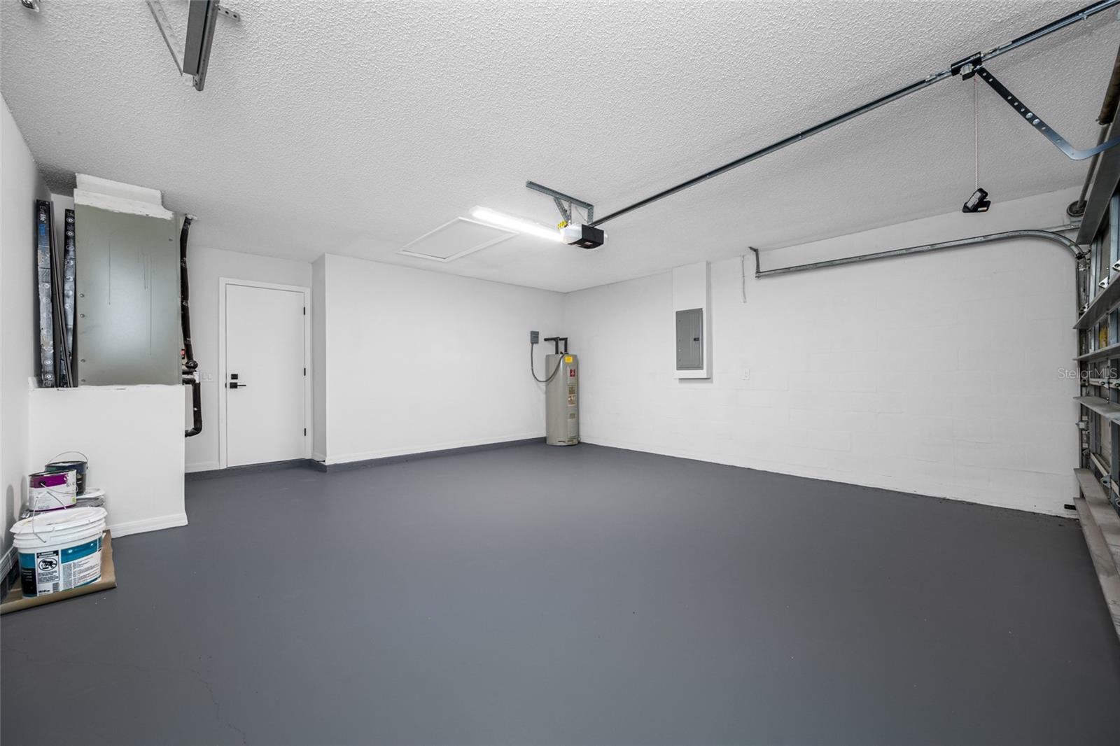 Listing photo id 34 for 2424 Keeport Drive