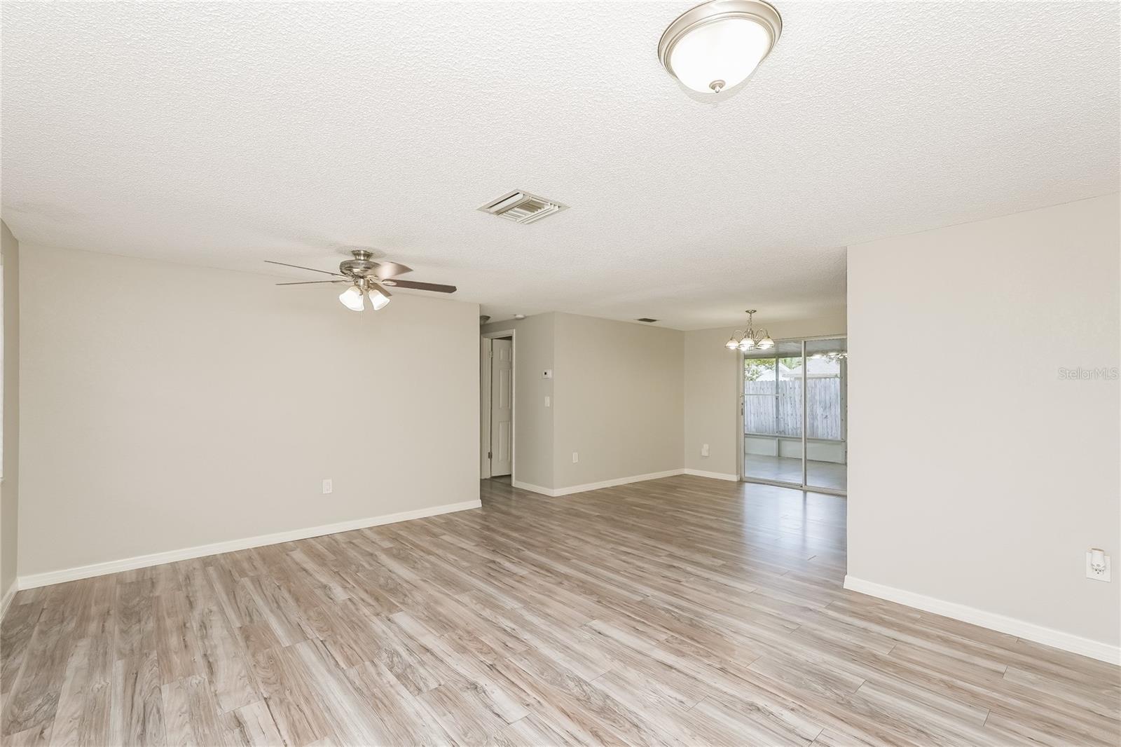 Image 4 of 15 For 4832 Dogwood Street