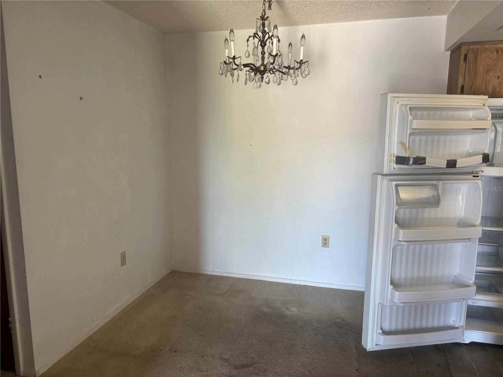 Image 11 of 17 For 6125 Chesham Drive 1