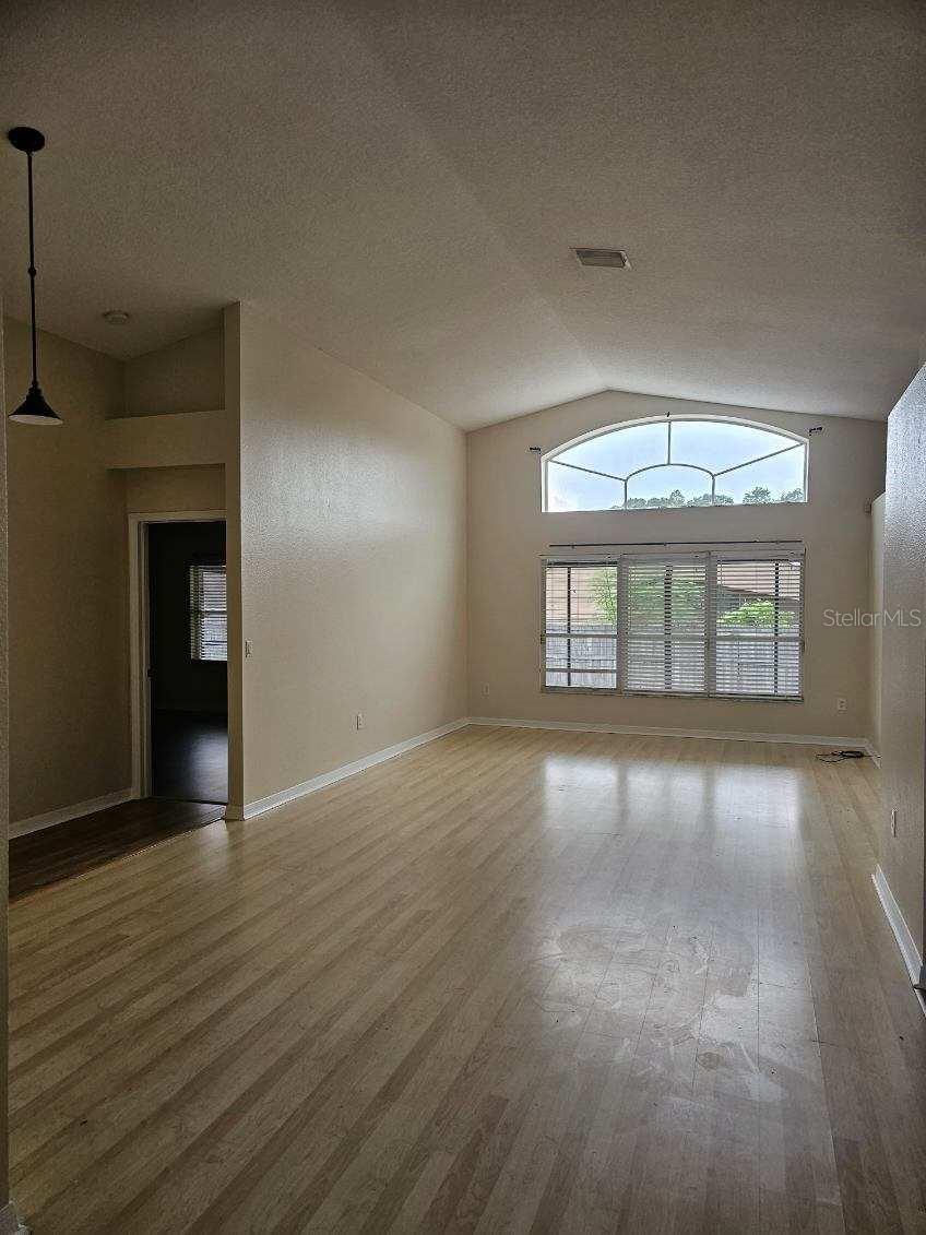 Image 6 of 48 For 1235 Yardley Drive
