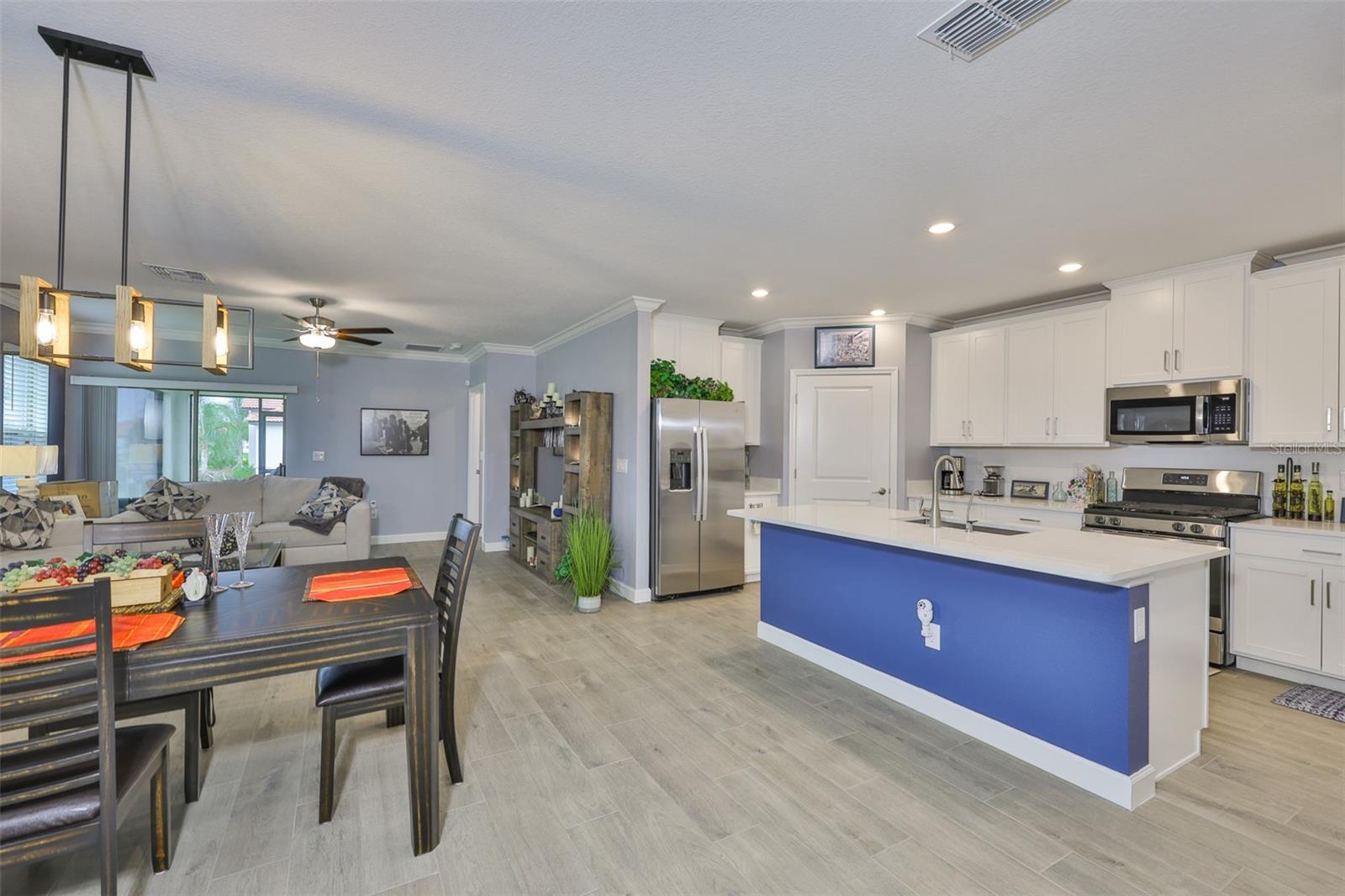 Image 13 of 39 For 17255 Holly Well Avenue