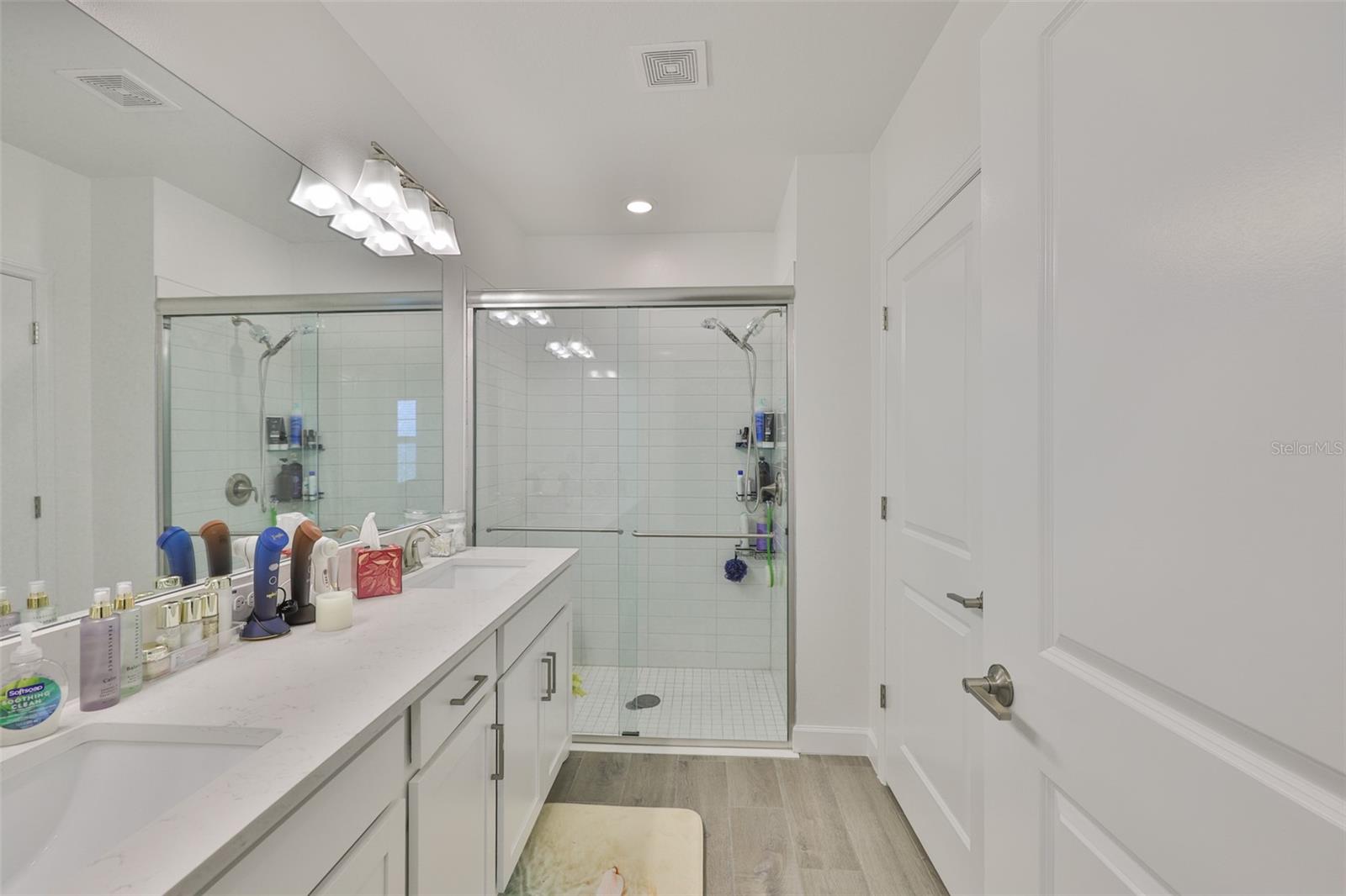 Image 22 of 39 For 17255 Holly Well Avenue