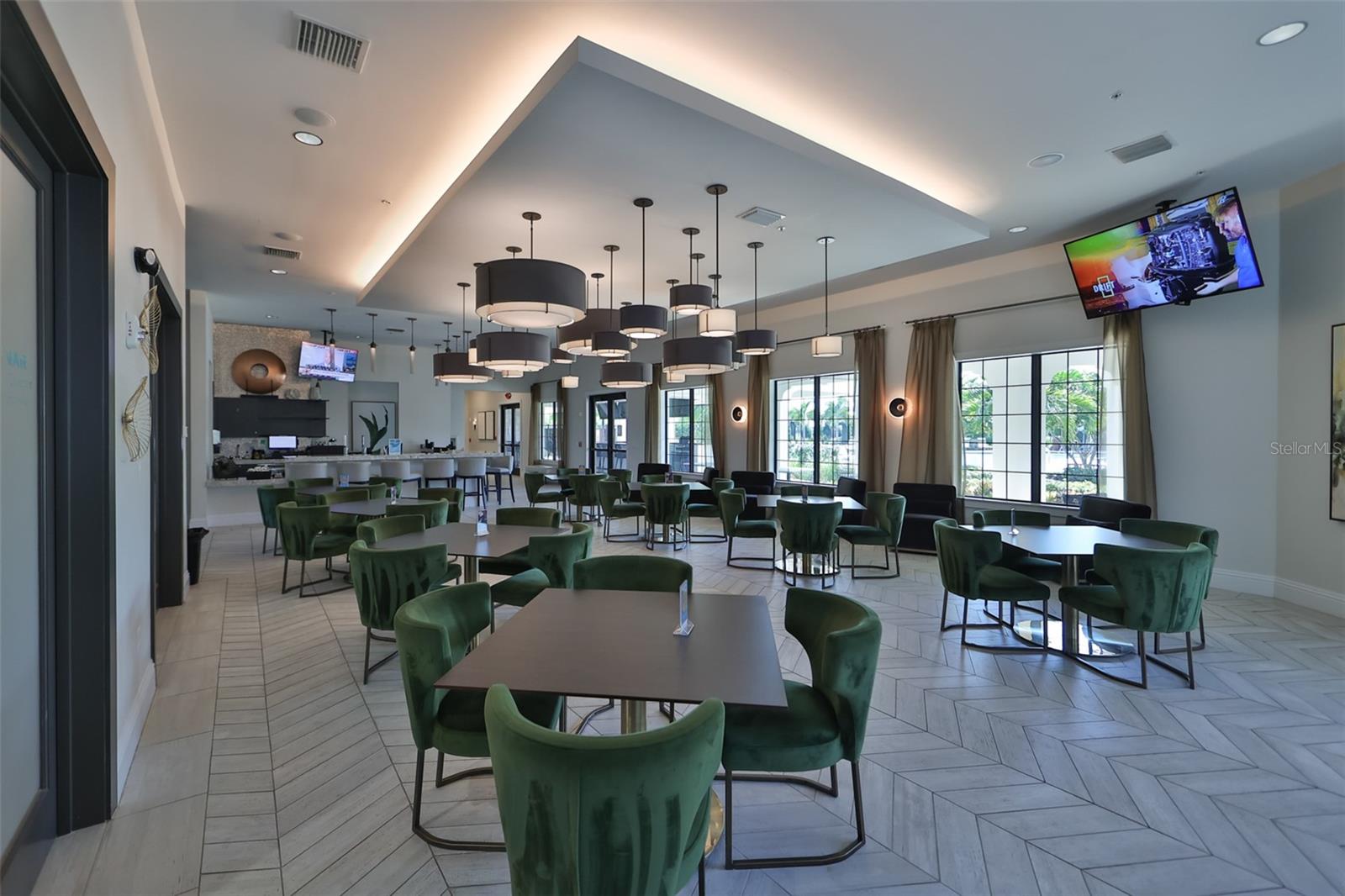 Image 6 of 39 For 17255 Holly Well Avenue