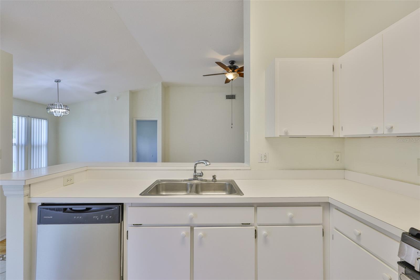 Image 16 of 40 For 1611 Bondurant Way