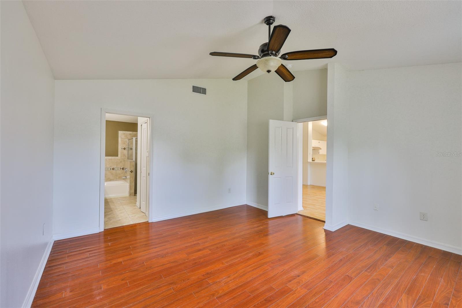Image 18 of 40 For 1611 Bondurant Way