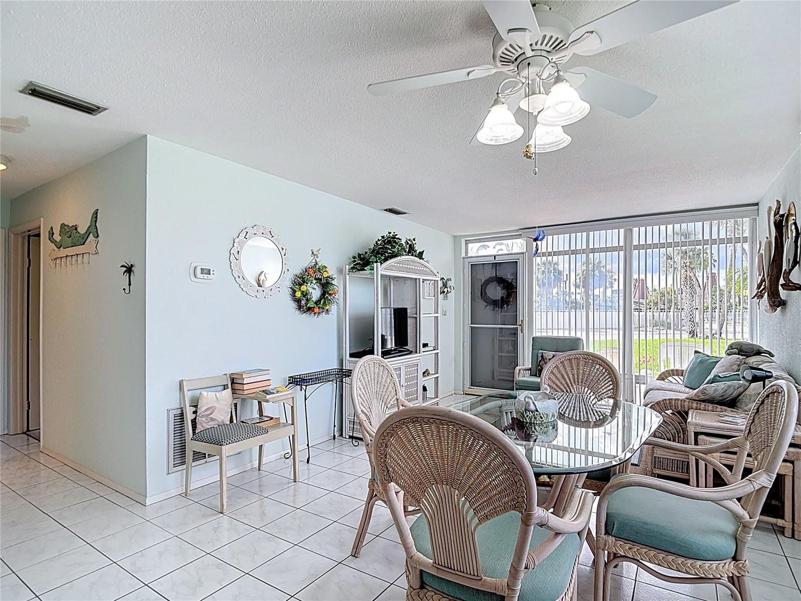 Image 16 of 40 For 4360 Tahitian Gardens Circle H