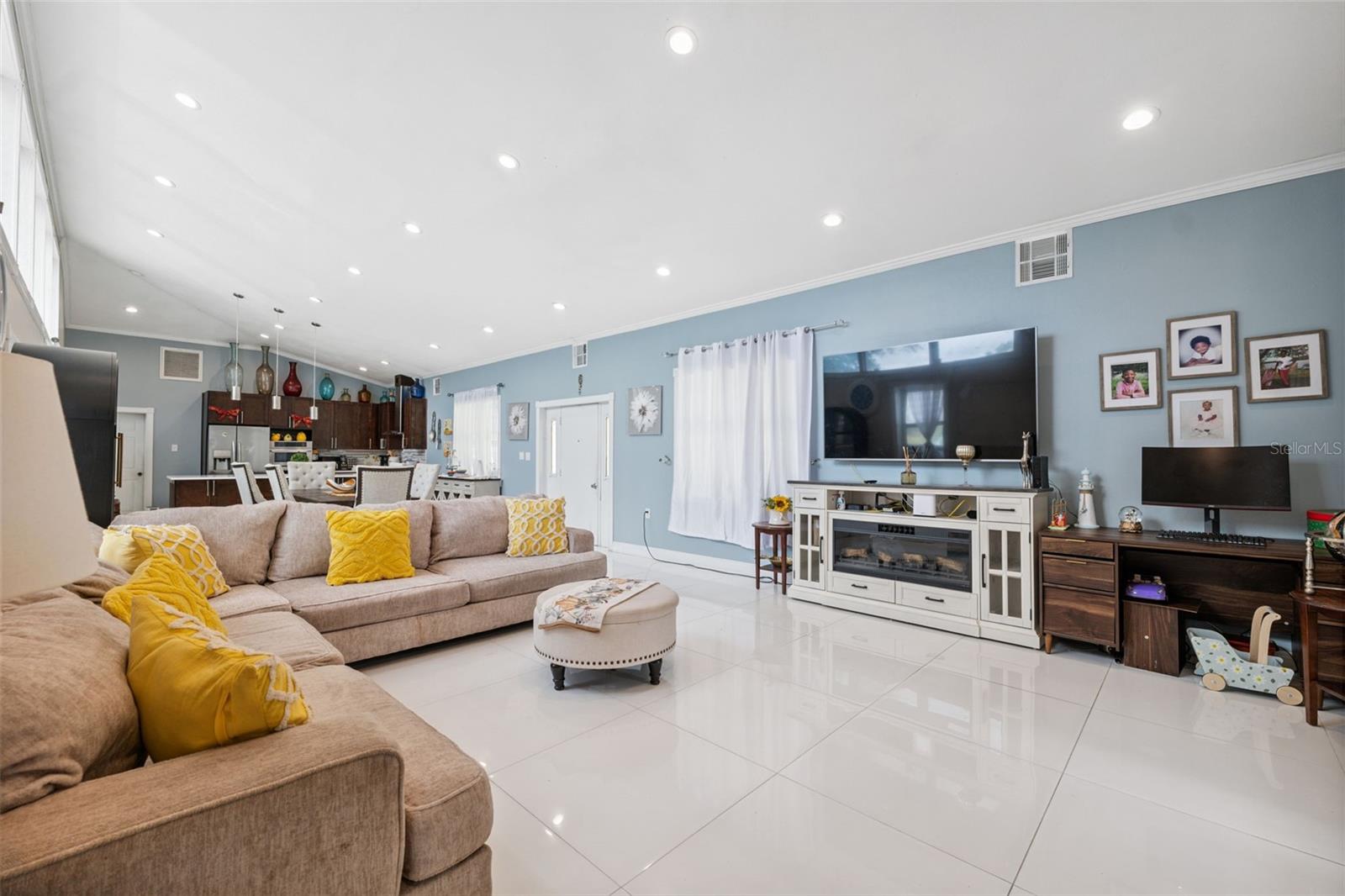 Image 10 of 28 For 4527 Redcoat Drive