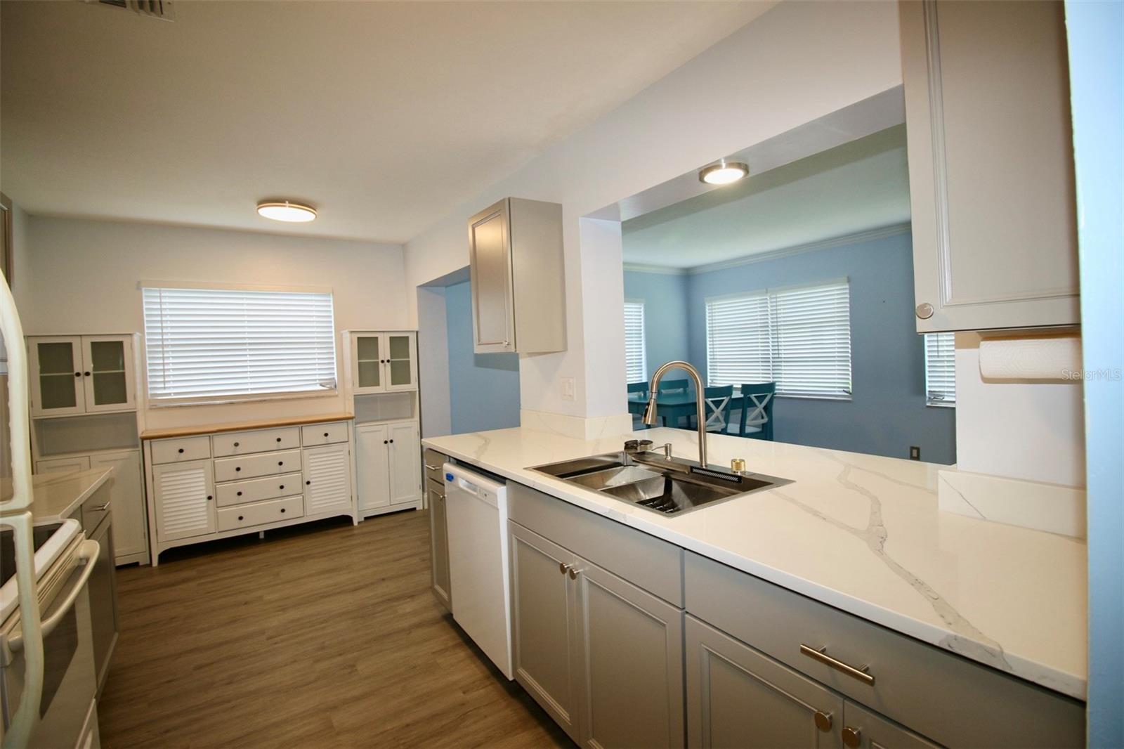 Image 21 of 47 For 3643 Mainlands Boulevard N