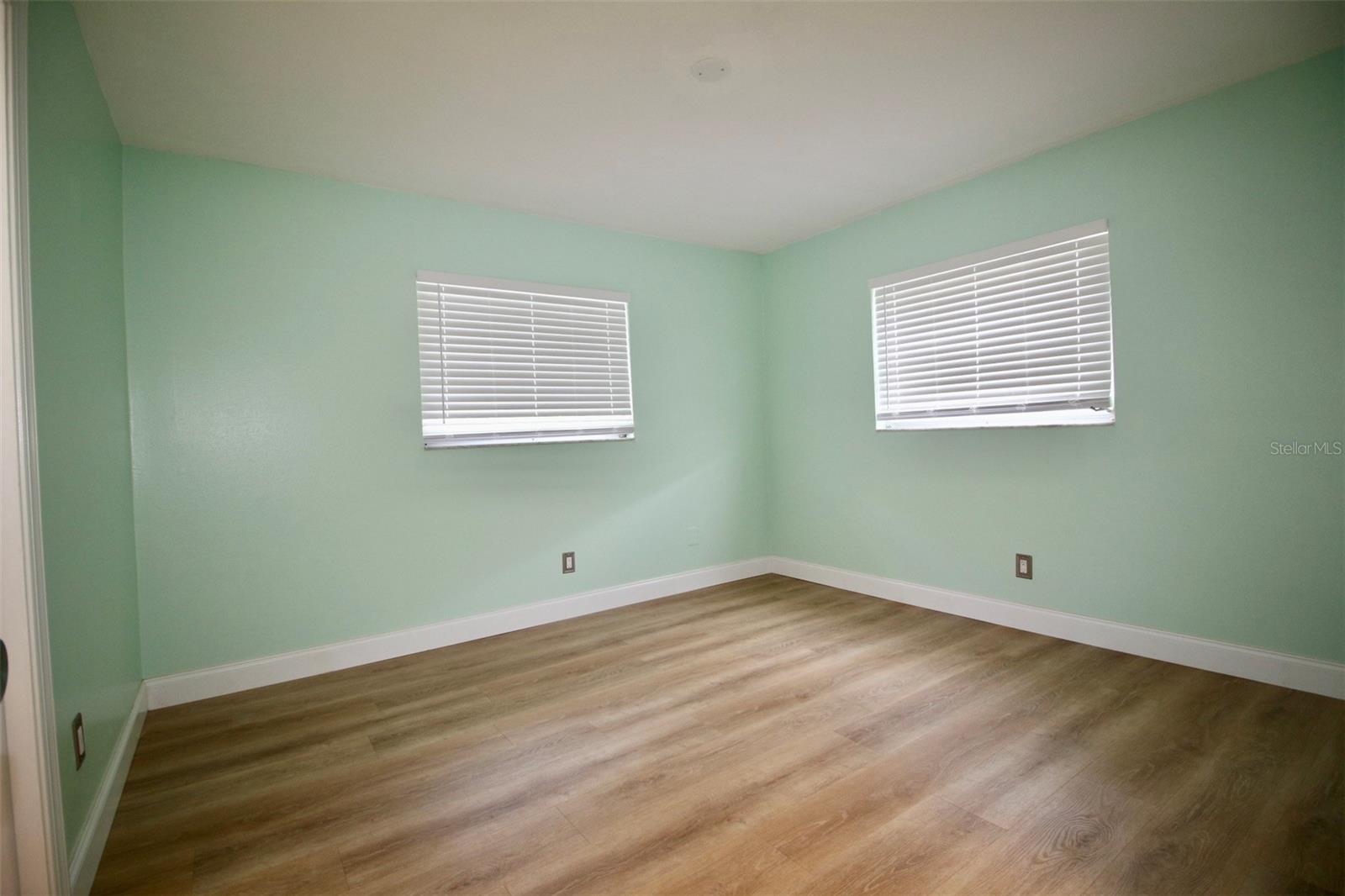 Image 31 of 47 For 3643 Mainlands Boulevard N