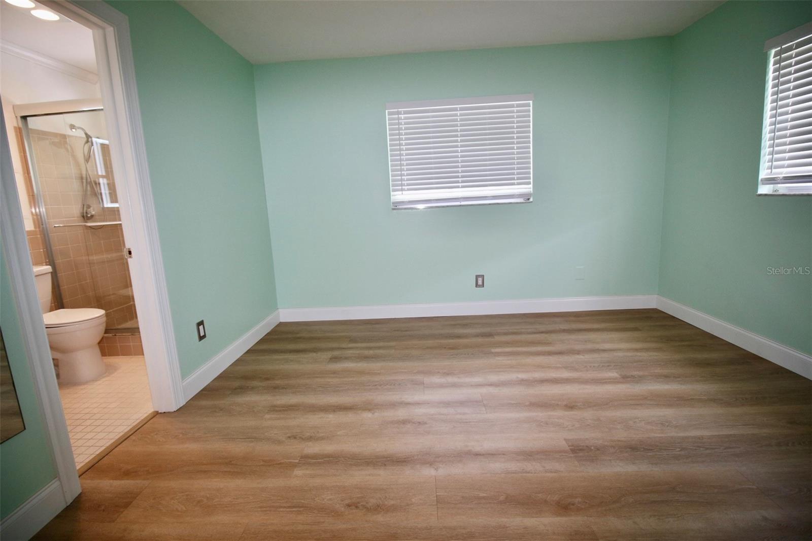 Image 33 of 47 For 3643 Mainlands Boulevard N