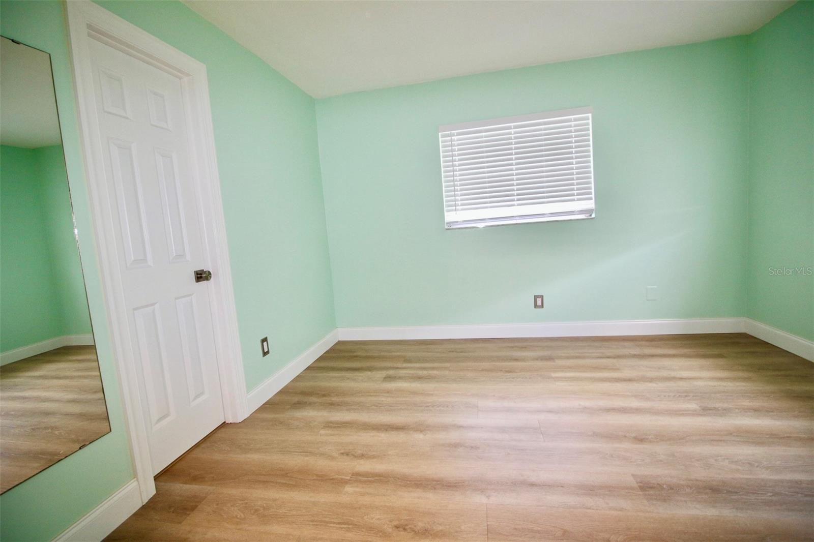 Image 34 of 47 For 3643 Mainlands Boulevard N