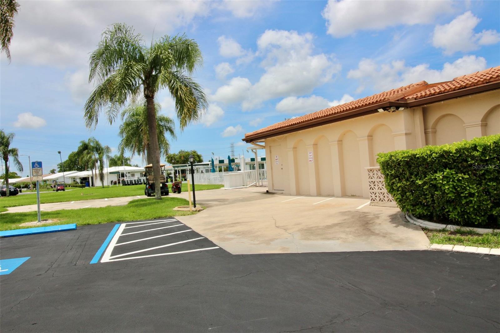 Image 41 of 47 For 3643 Mainlands Boulevard N