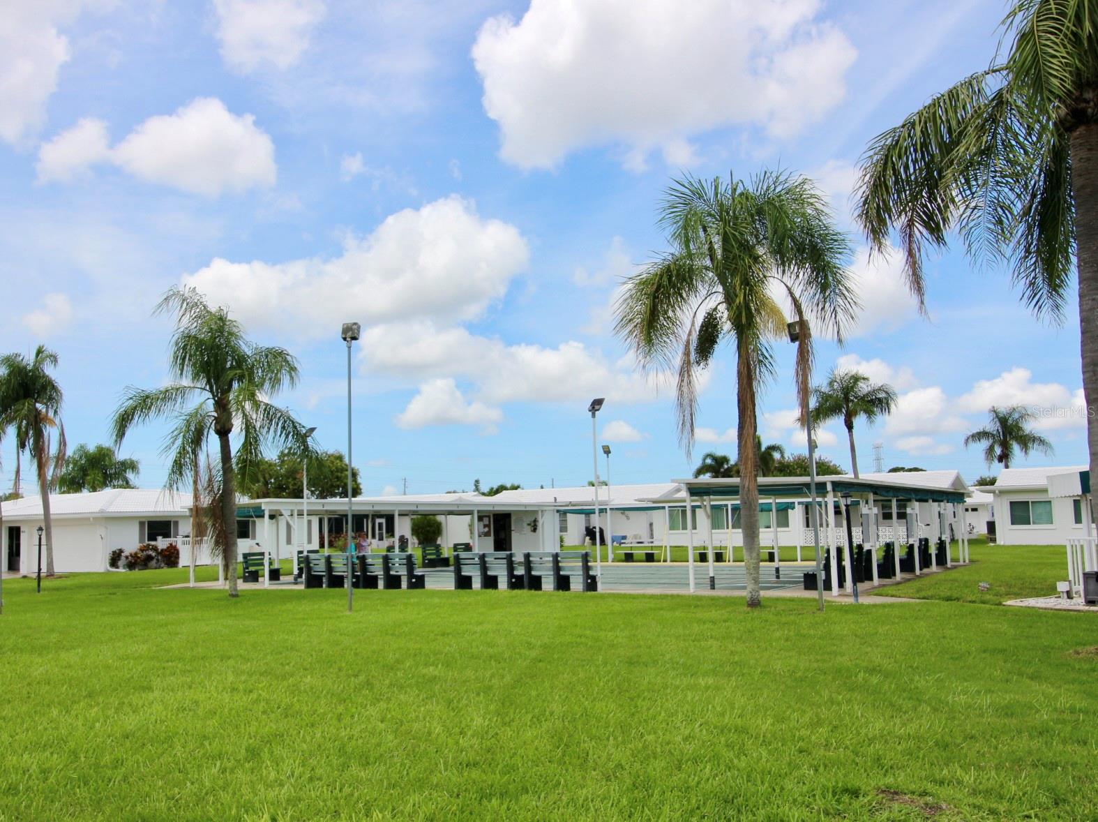 Image 45 of 47 For 3643 Mainlands Boulevard N