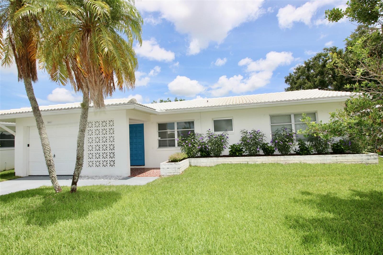 Image 6 of 47 For 3643 Mainlands Boulevard N