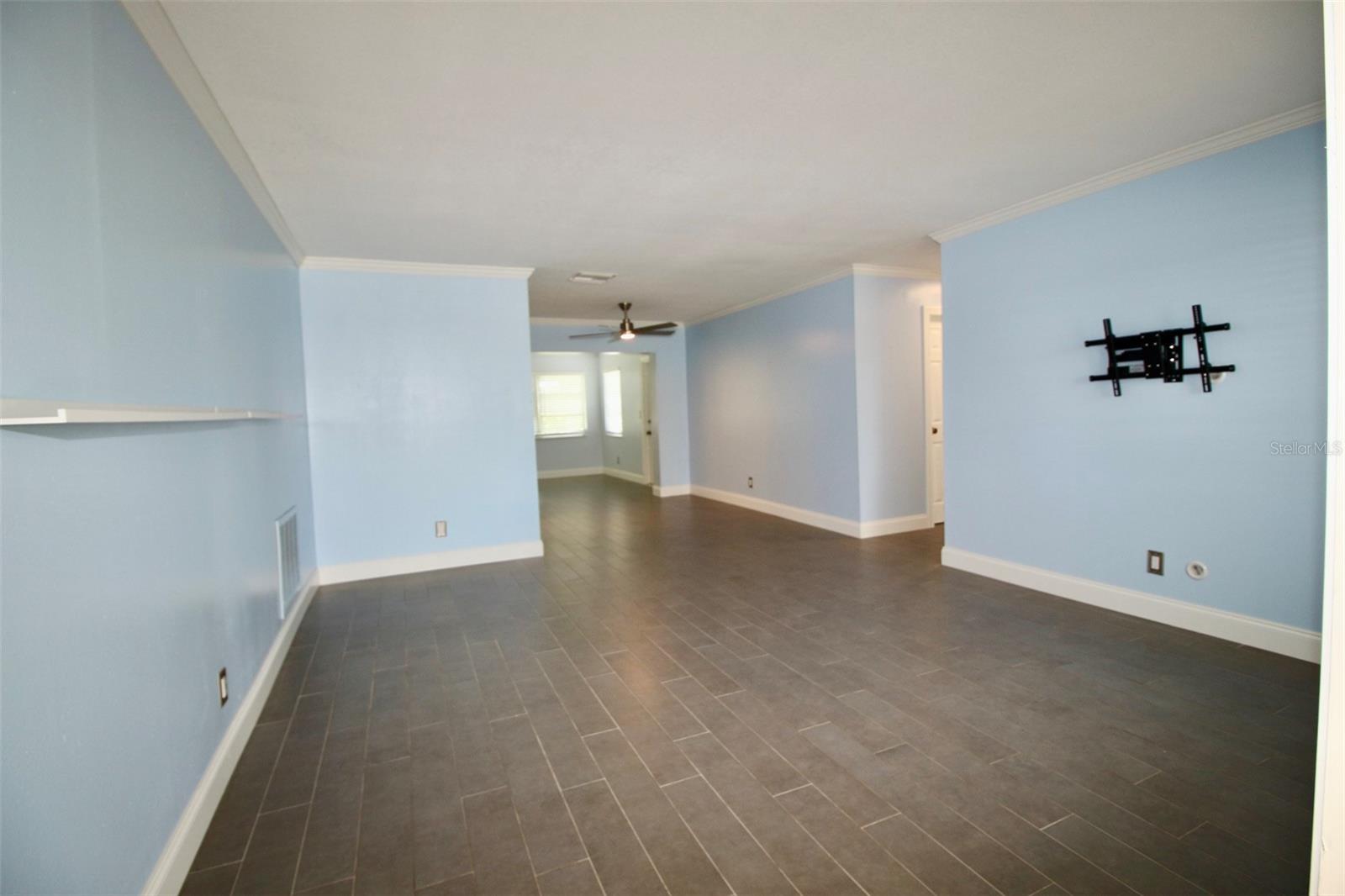 Image 9 of 47 For 3643 Mainlands Boulevard N