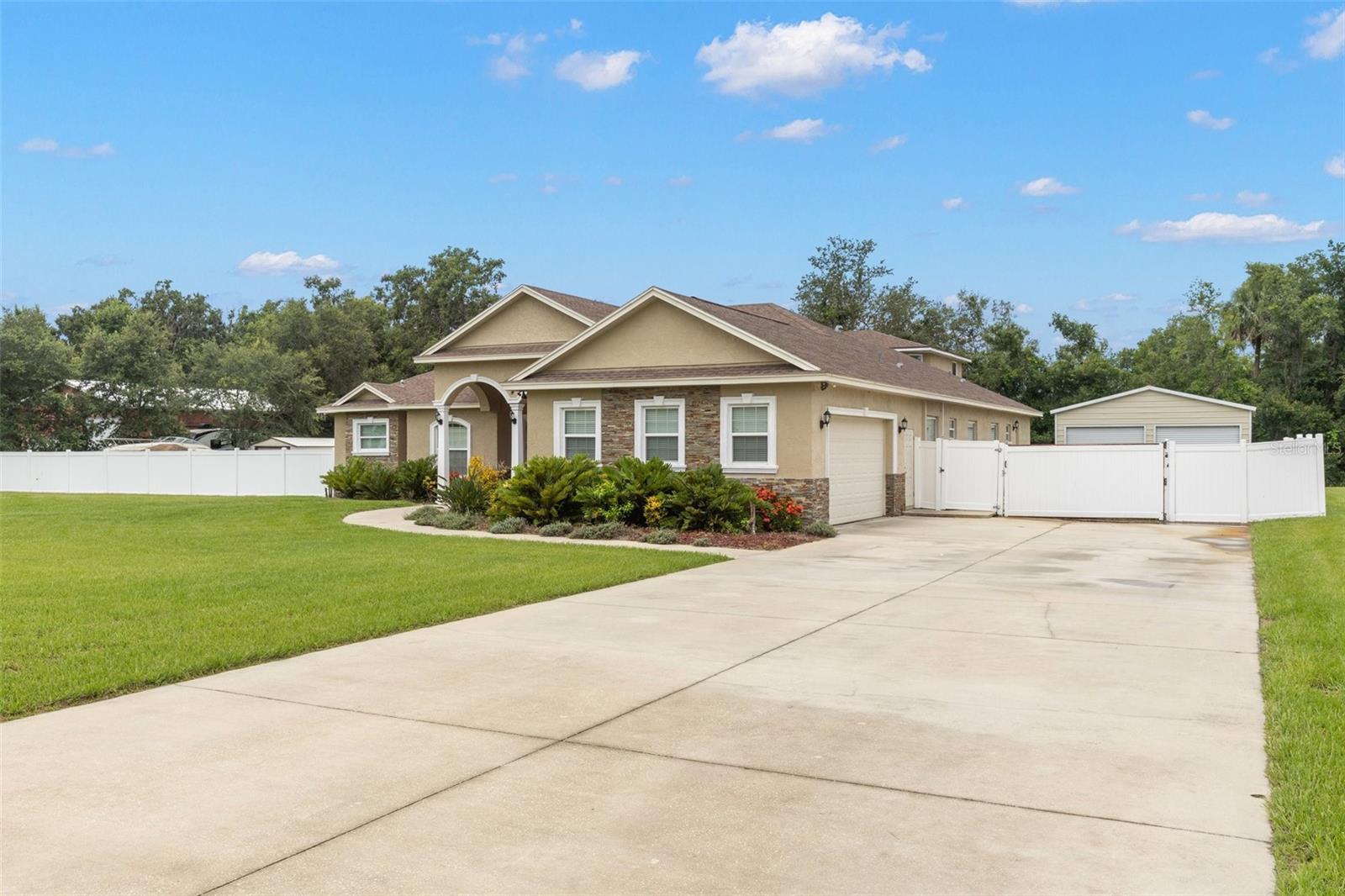 Image 2 of 37 For 417 Vine Keeper Court