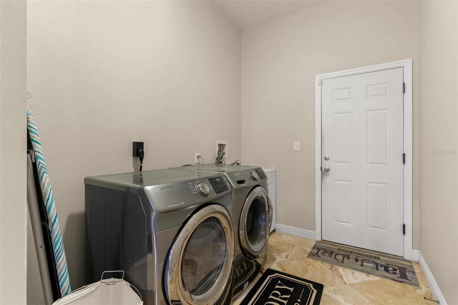 Image 23 of 37 For 417 Vine Keeper Court