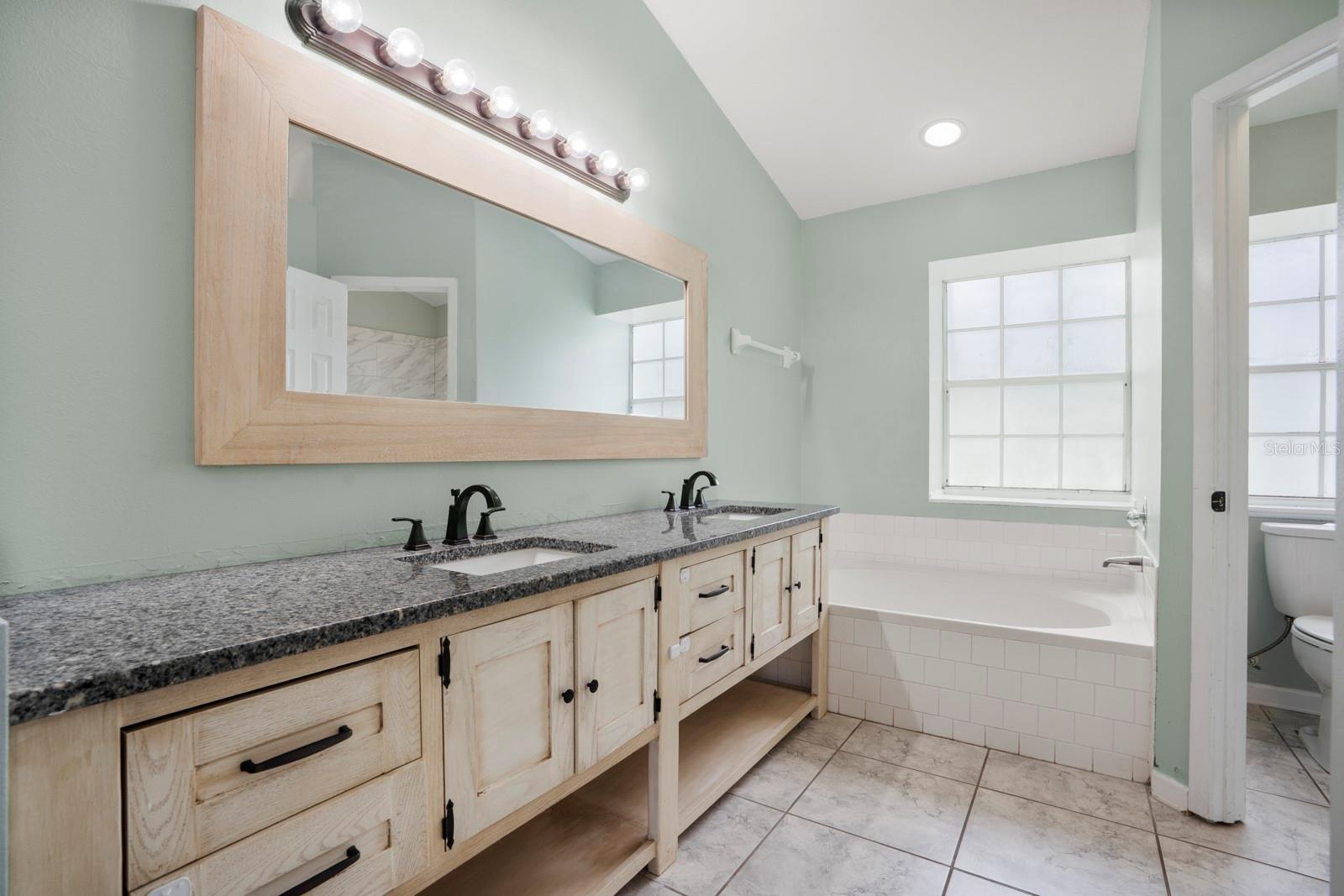 Image 12 of 29 For 4335 Barret Avenue