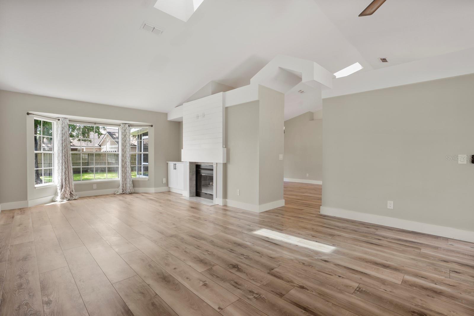 Image 3 of 29 For 4335 Barret Avenue