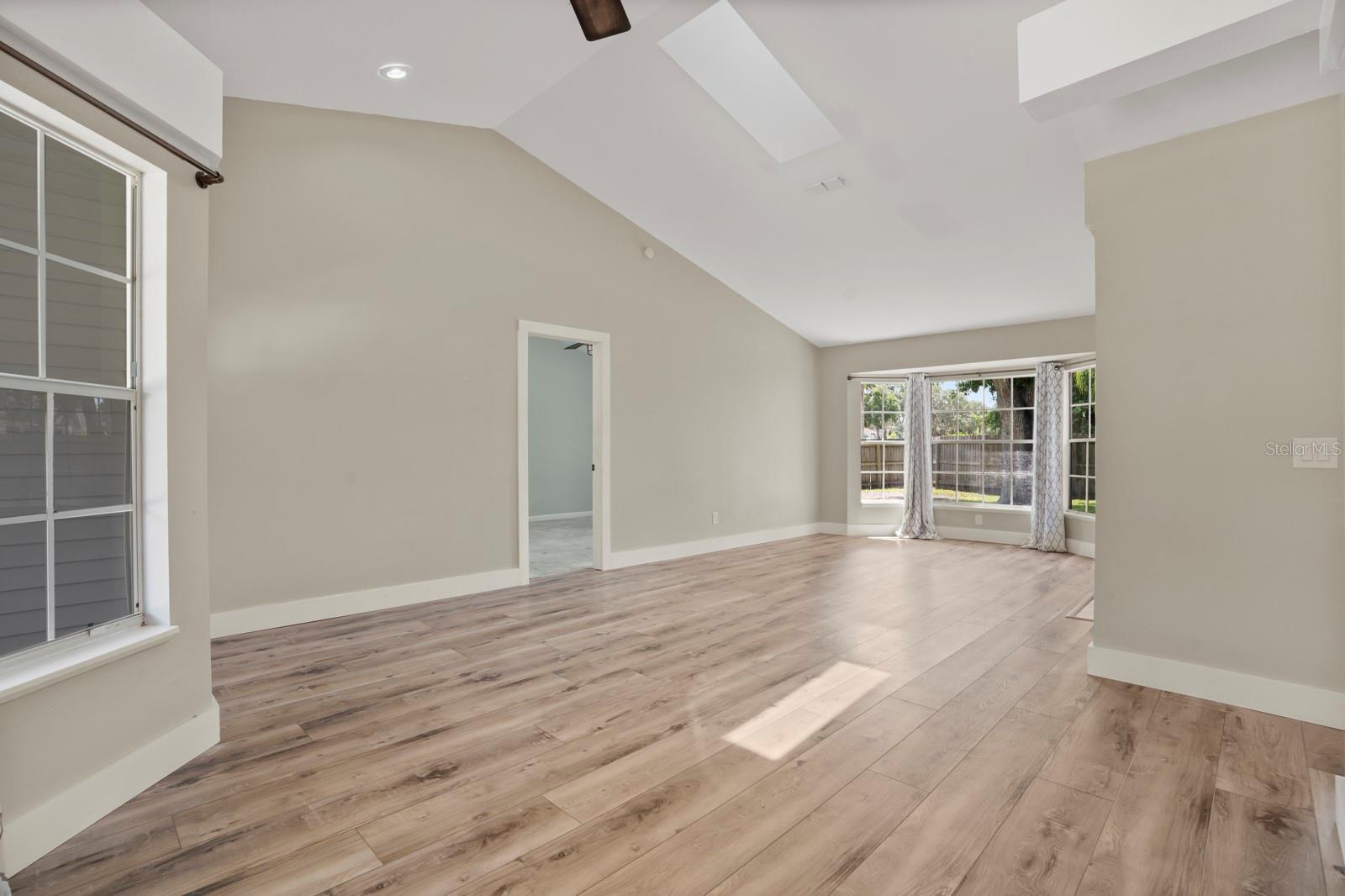 Image 4 of 29 For 4335 Barret Avenue