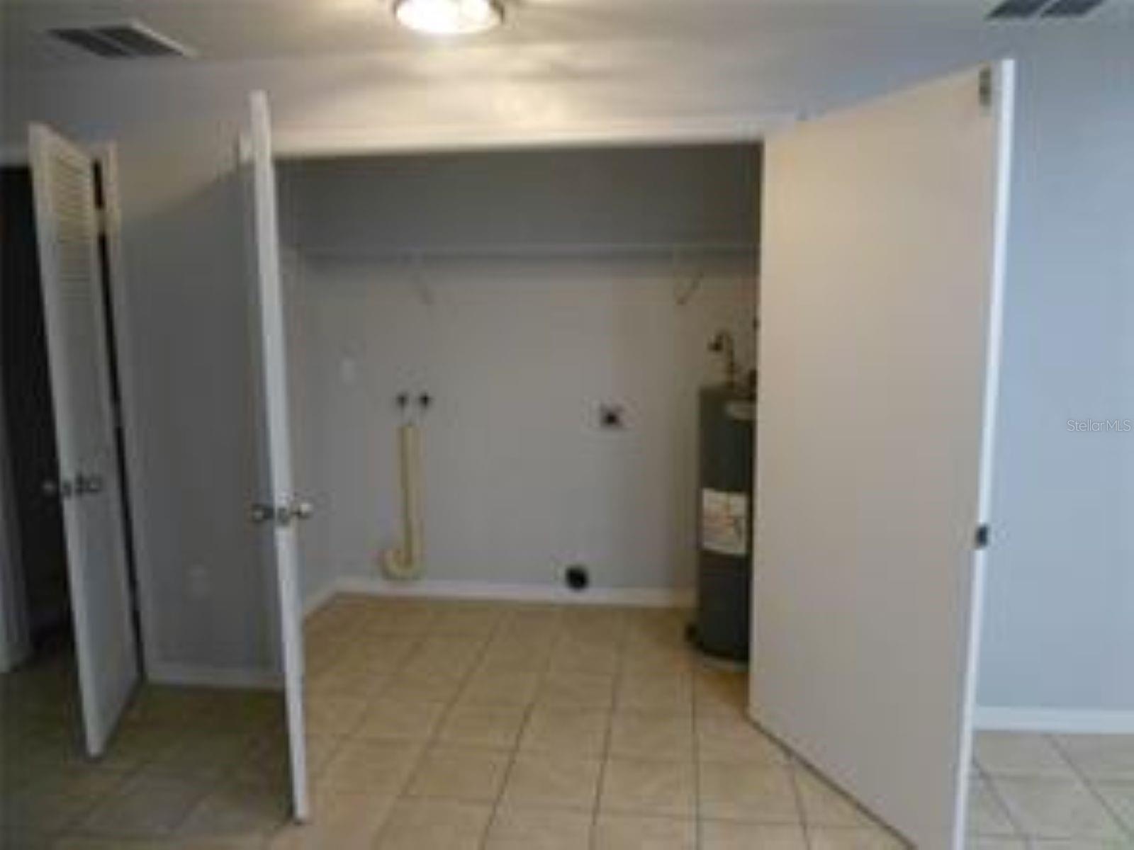 Image 5 of 17 For 321 Jeru Boulevard A
