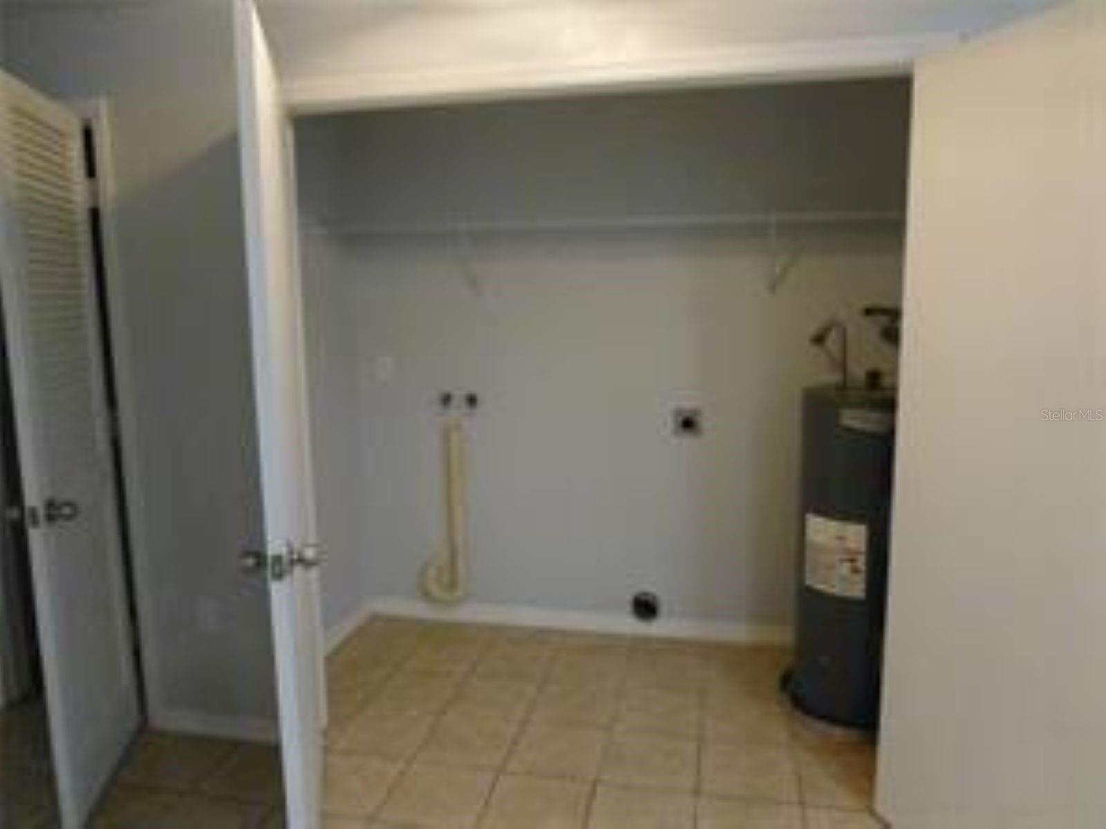 Image 8 of 17 For 321 Jeru Boulevard A