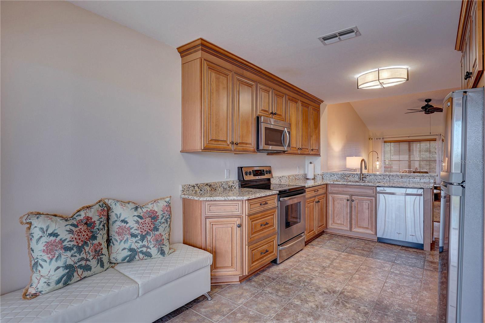 Image 11 of 35 For 4515 Whitton Way 131
