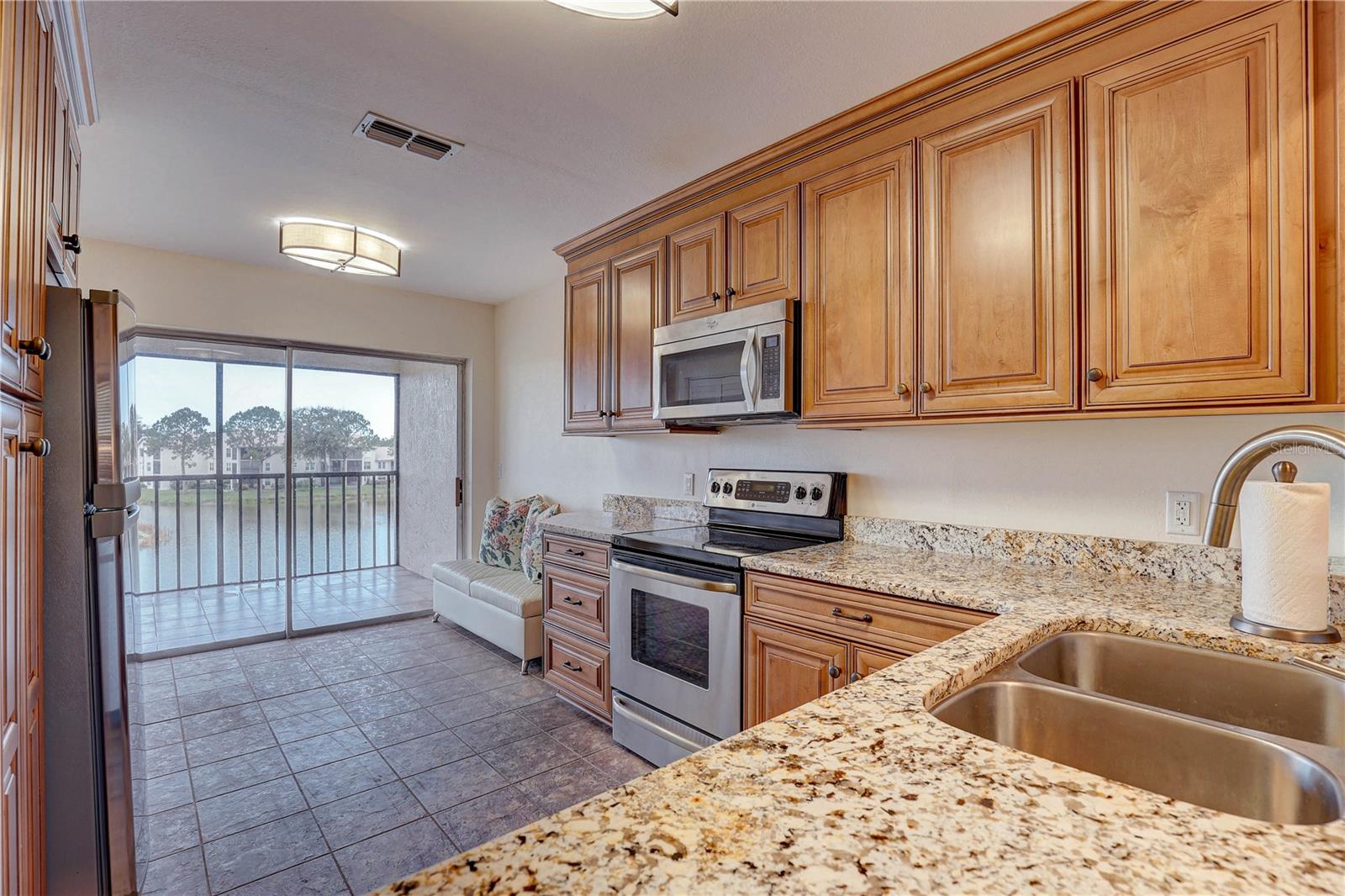 Image 13 of 35 For 4515 Whitton Way 131