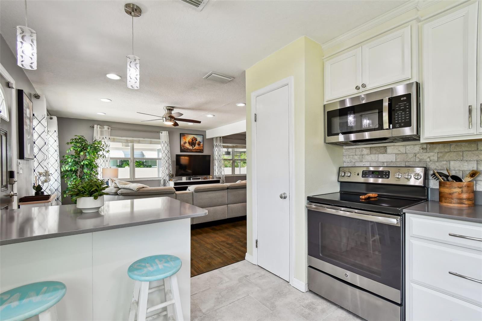Image 12 of 39 For 5004 12th Avenue S